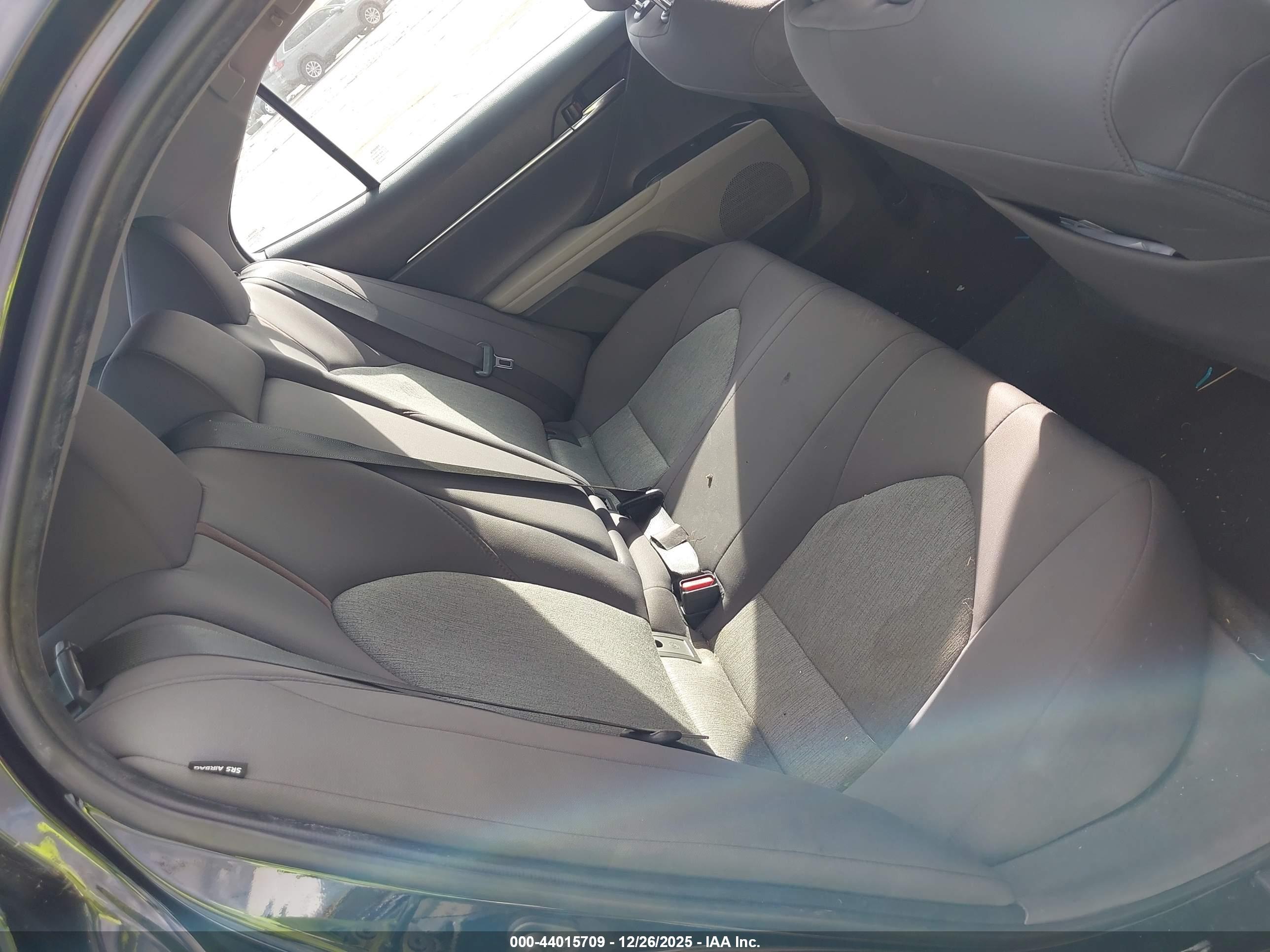 TOYOTA CAMRY image 8