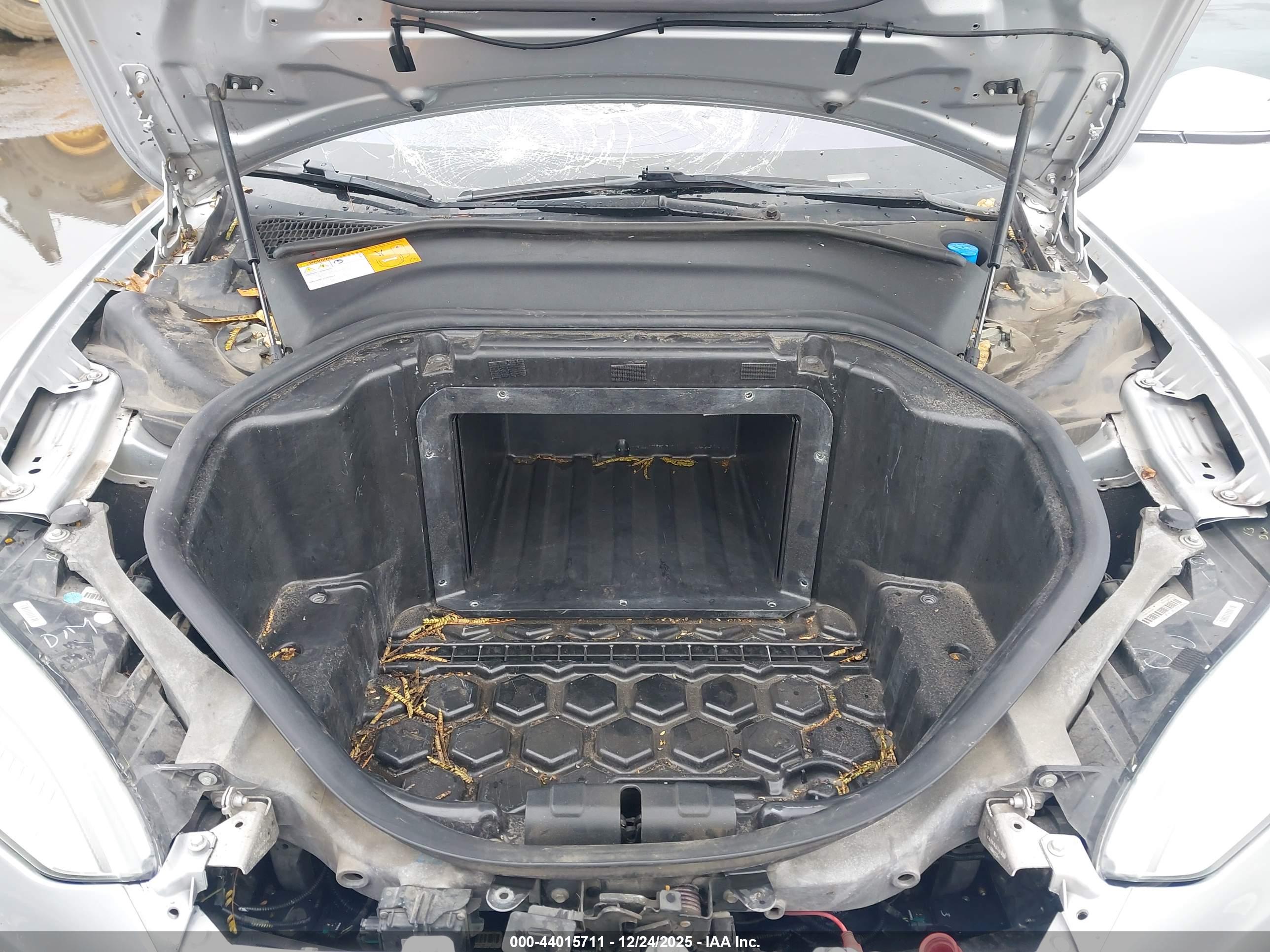 TESLA MODEL image 10