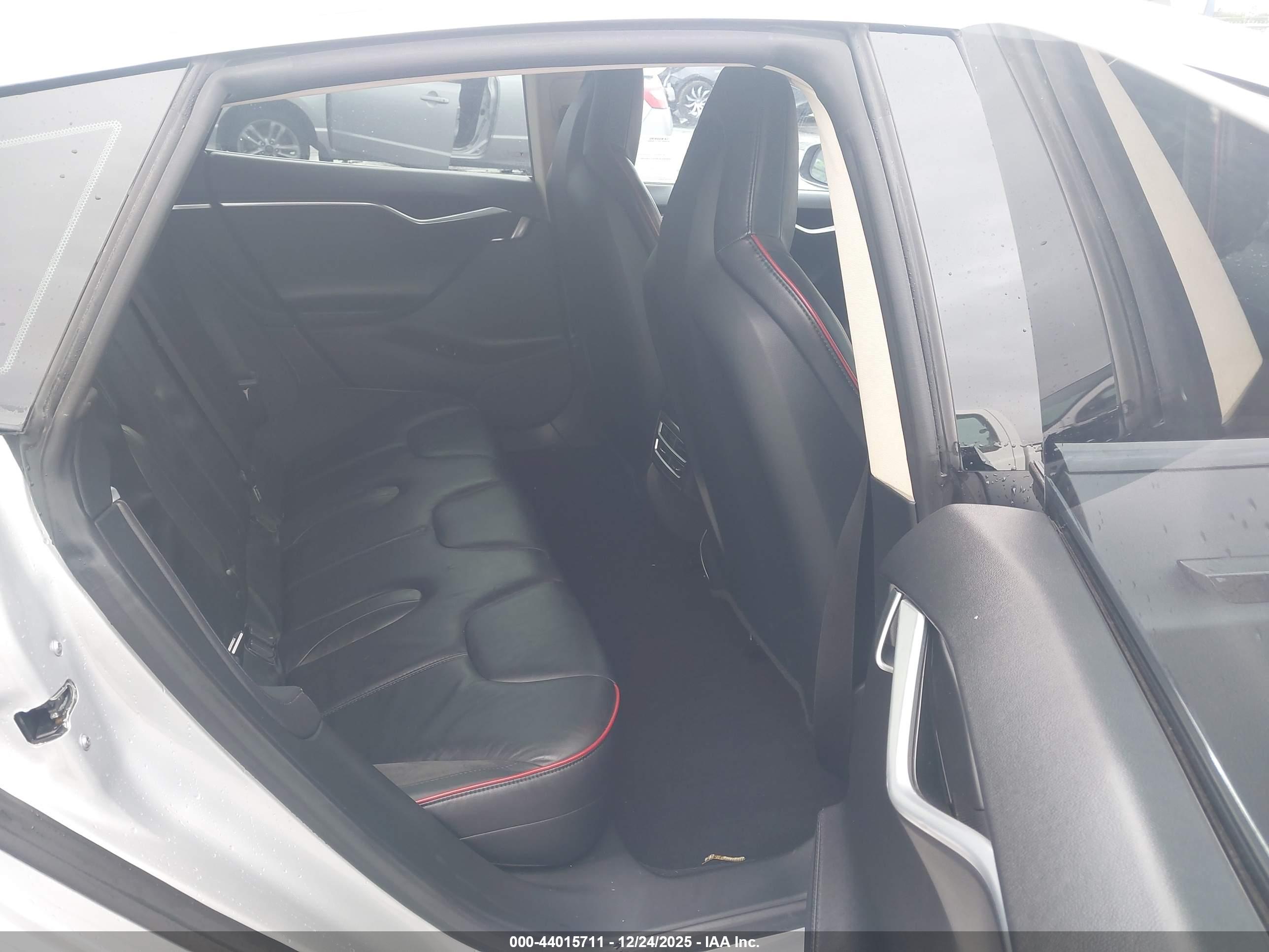 TESLA MODEL image 8