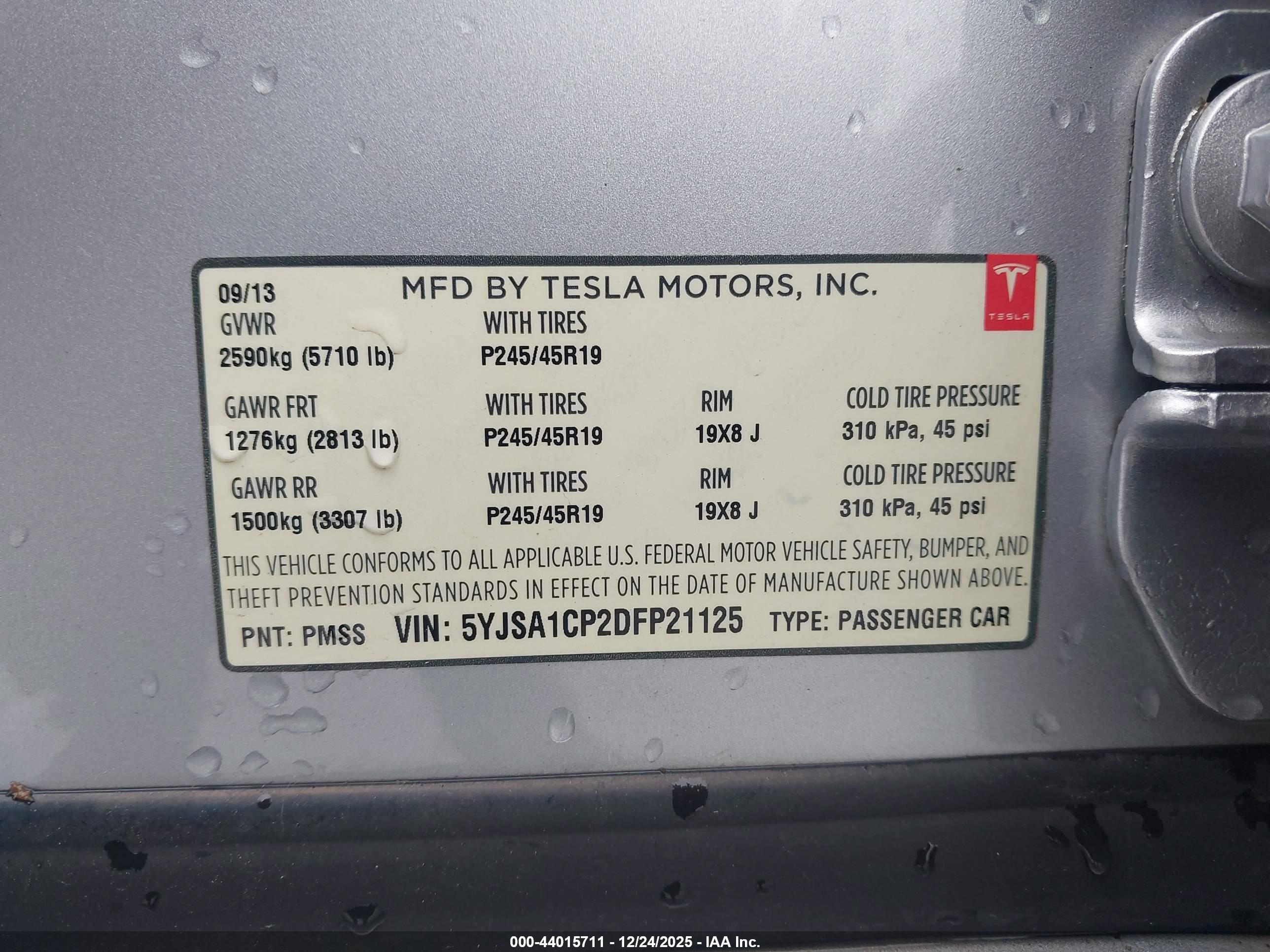 TESLA MODEL image 9