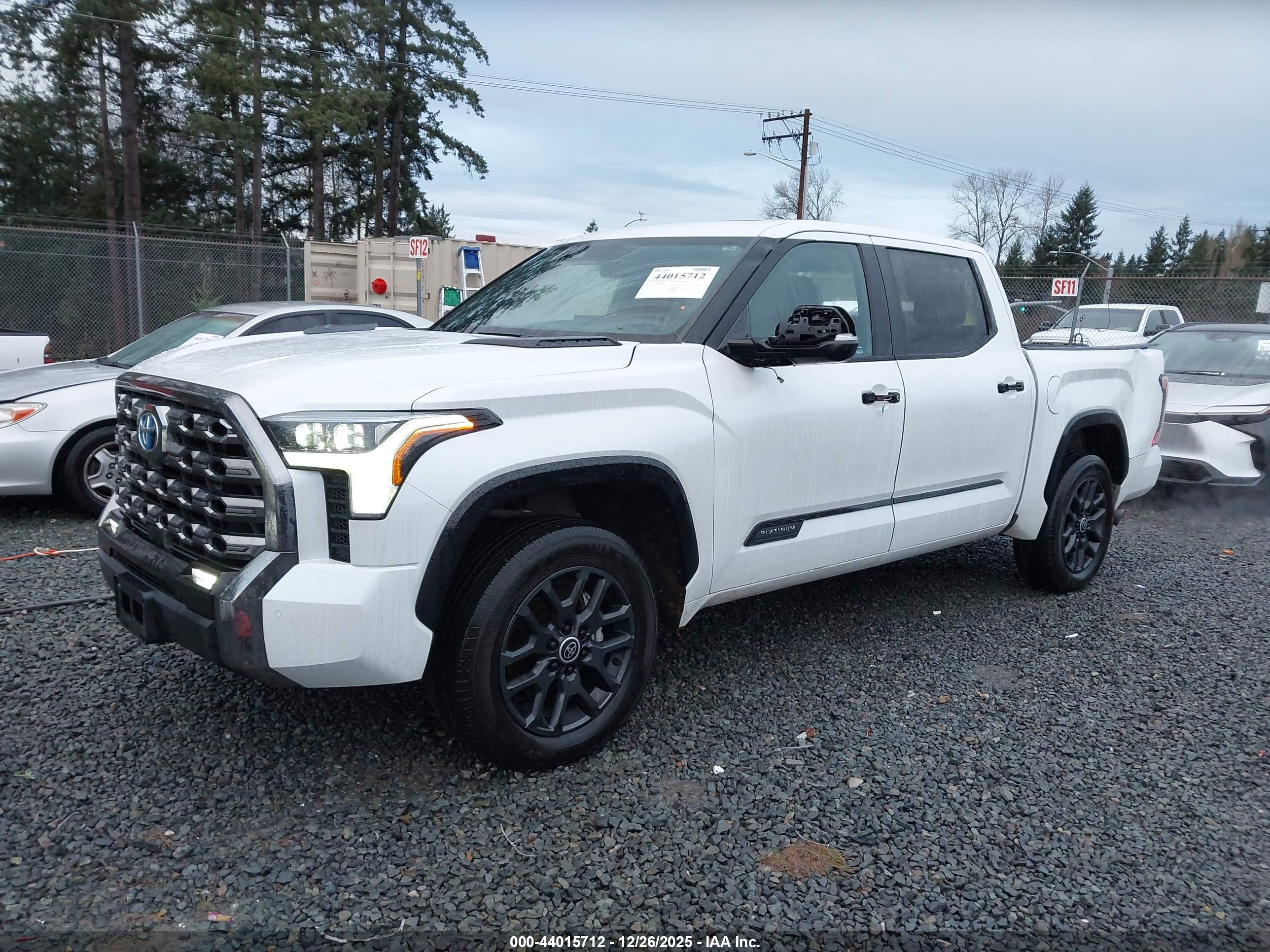 TOYOTA TUNDRA image 2