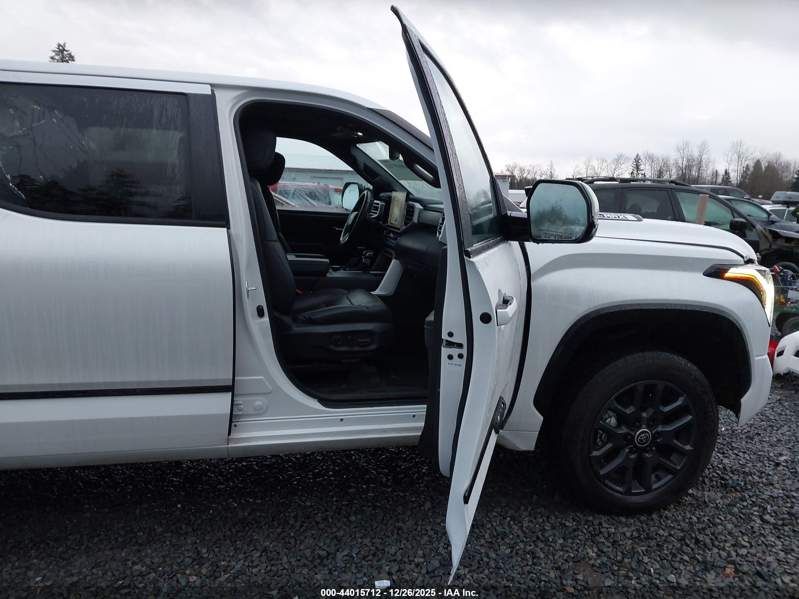 TOYOTA TUNDRA image 5