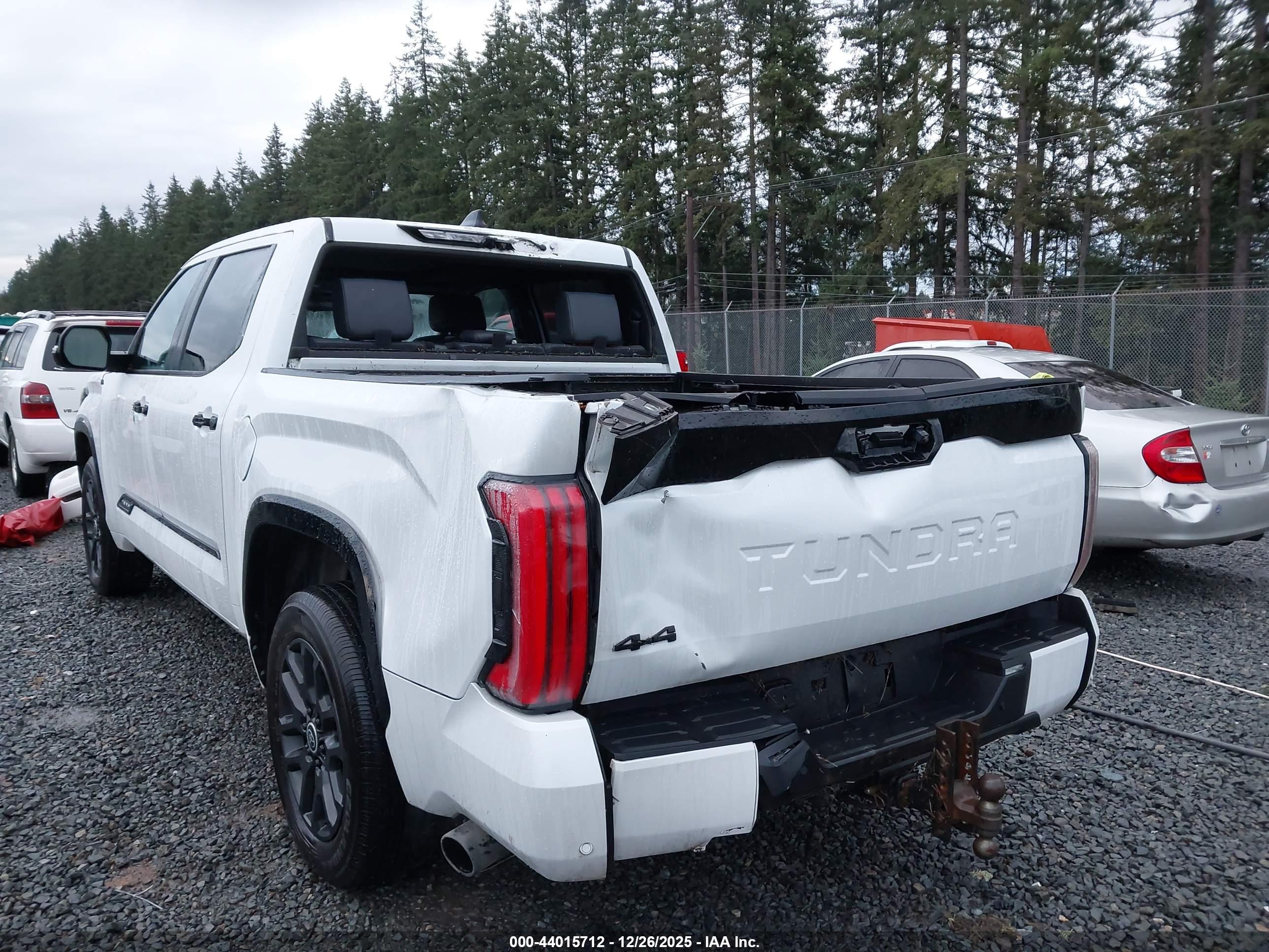 TOYOTA TUNDRA image 6
