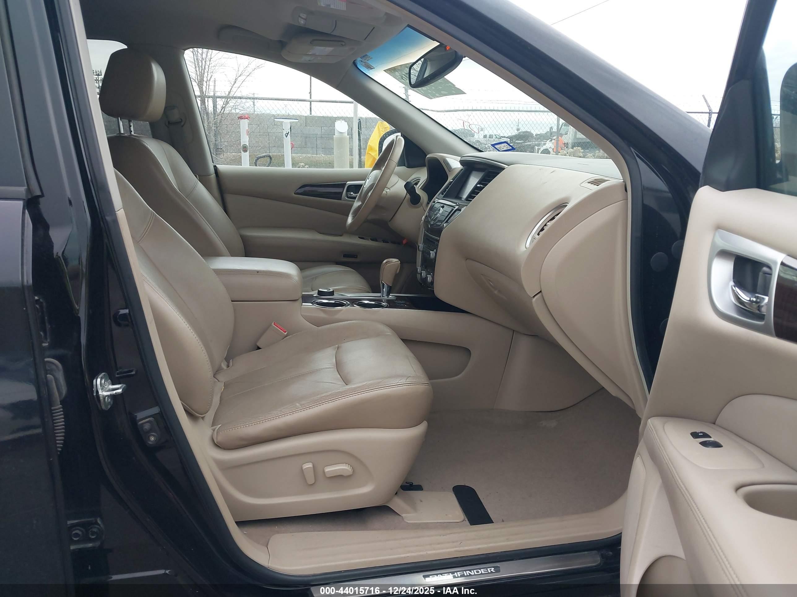 NISSAN PATHFINDER image 5