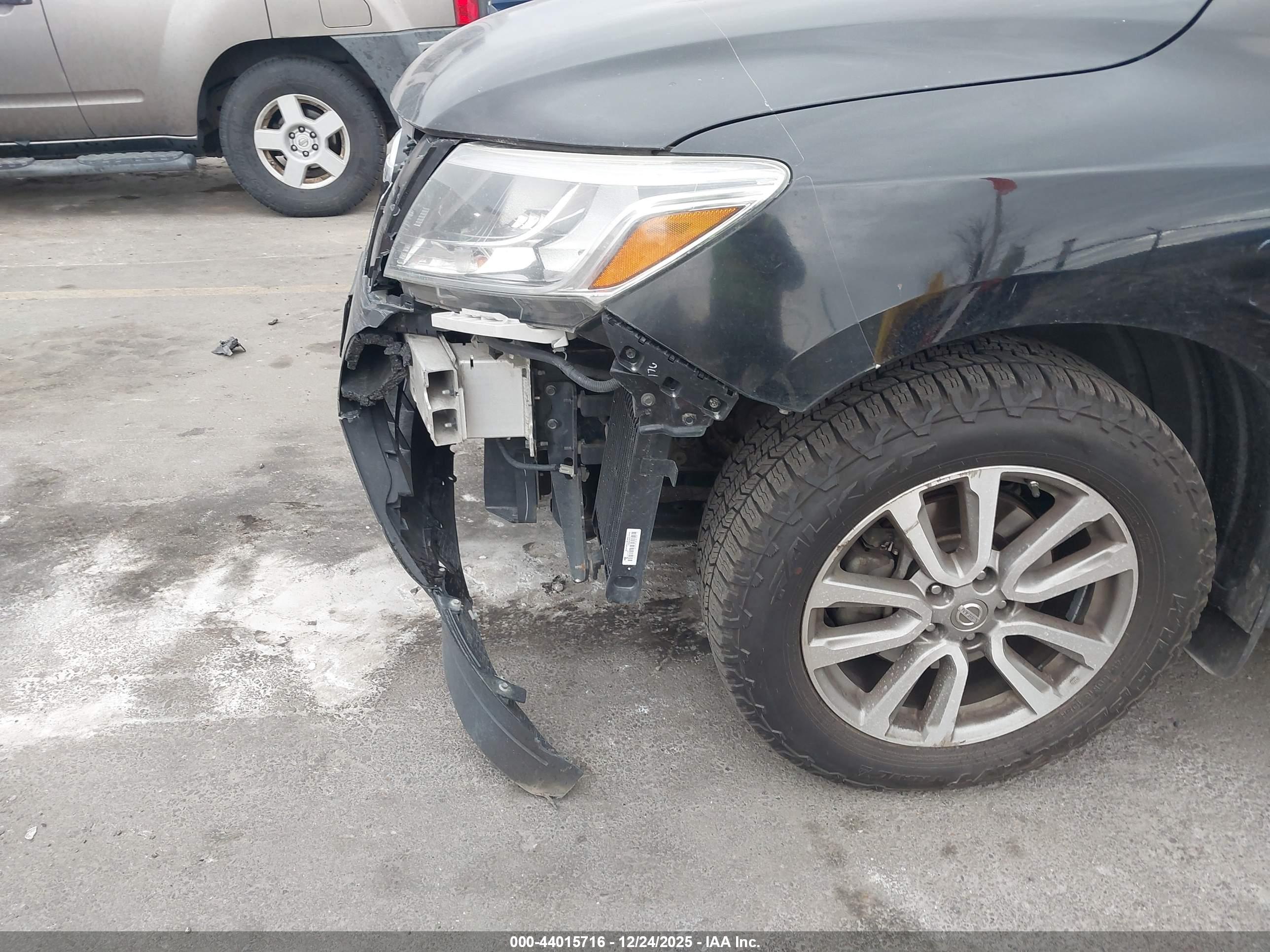NISSAN PATHFINDER image 6