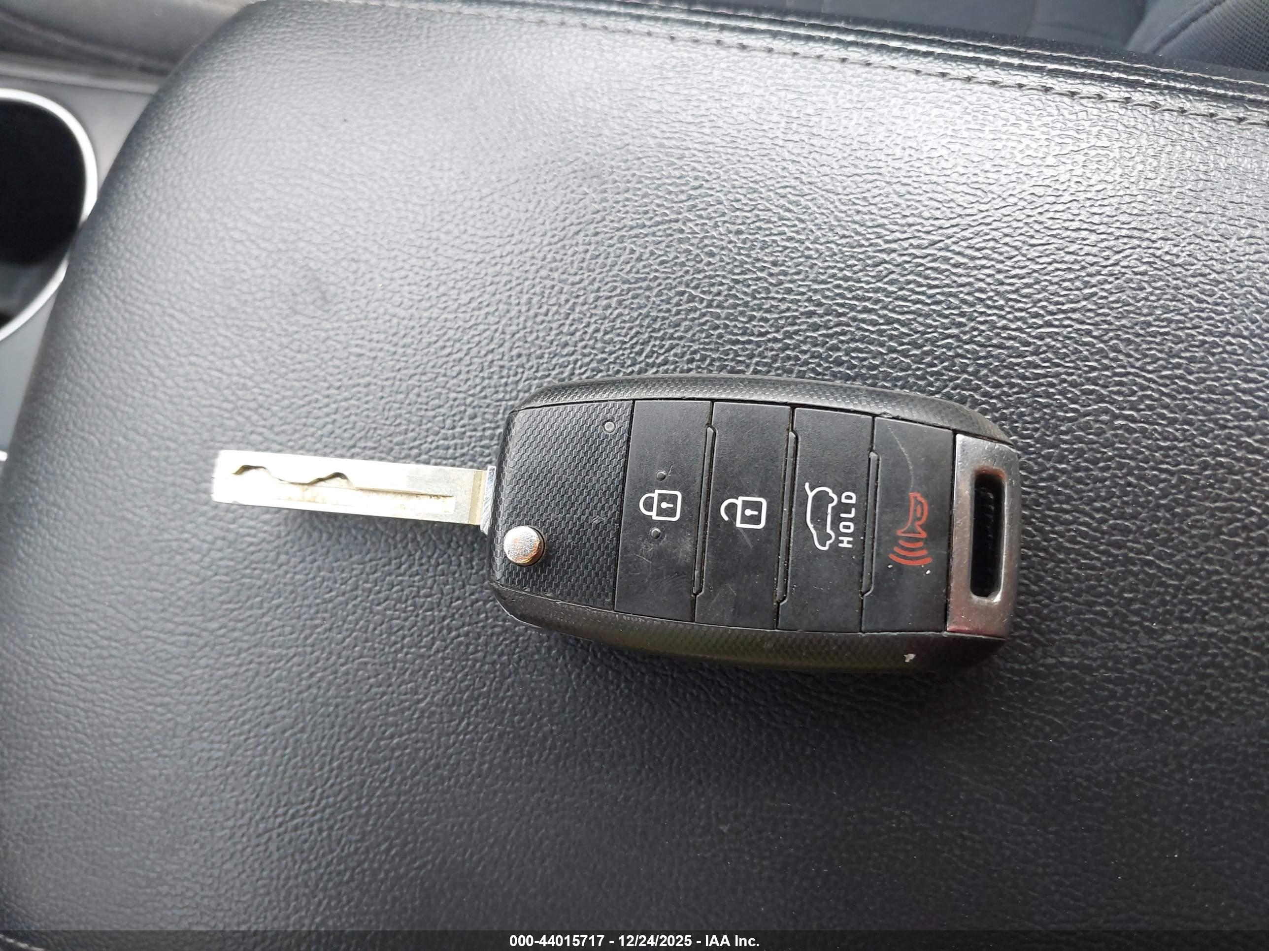 KIA SORENTO image 11