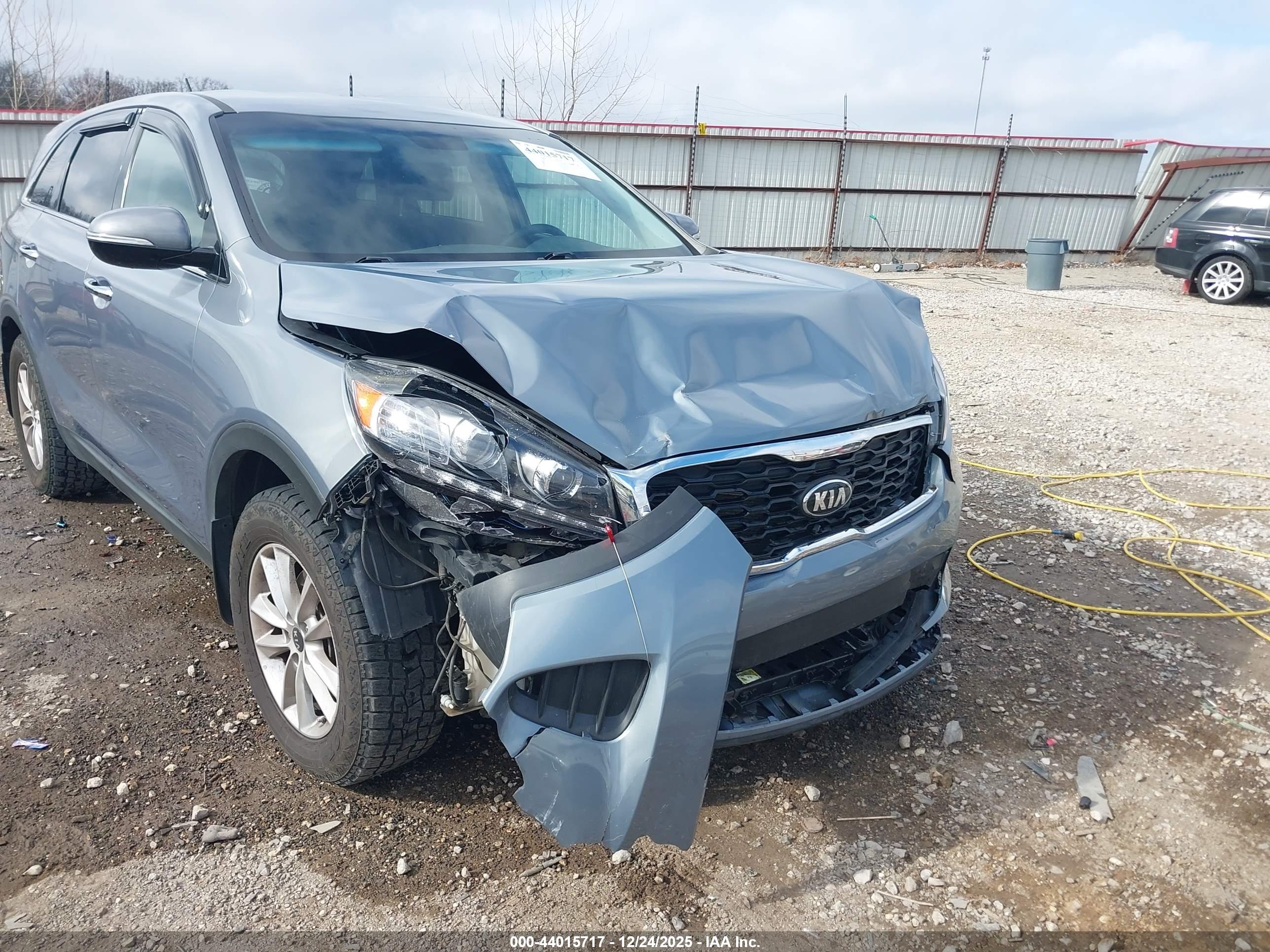 KIA SORENTO image 6