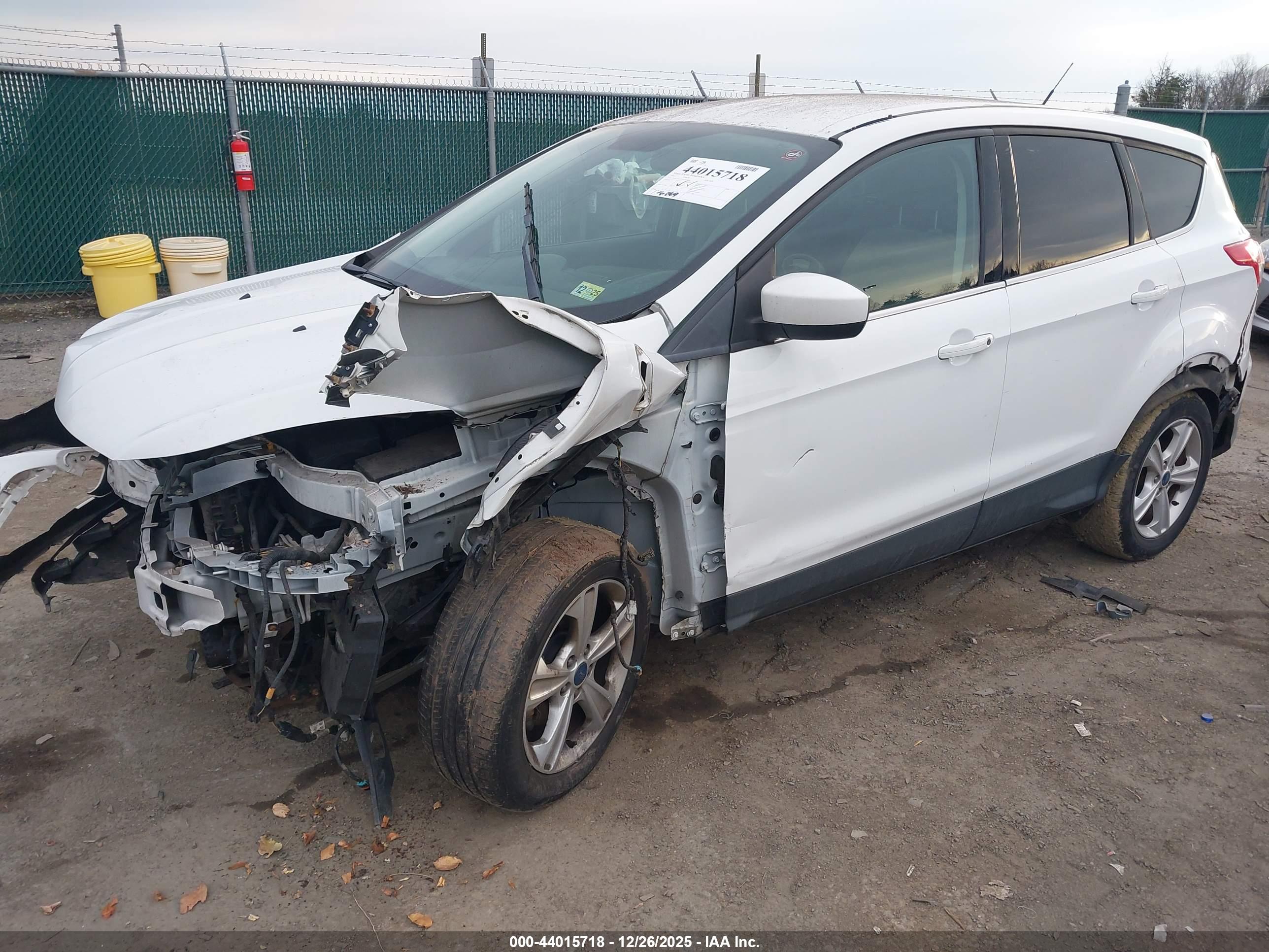 FORD ESCAPE image 2