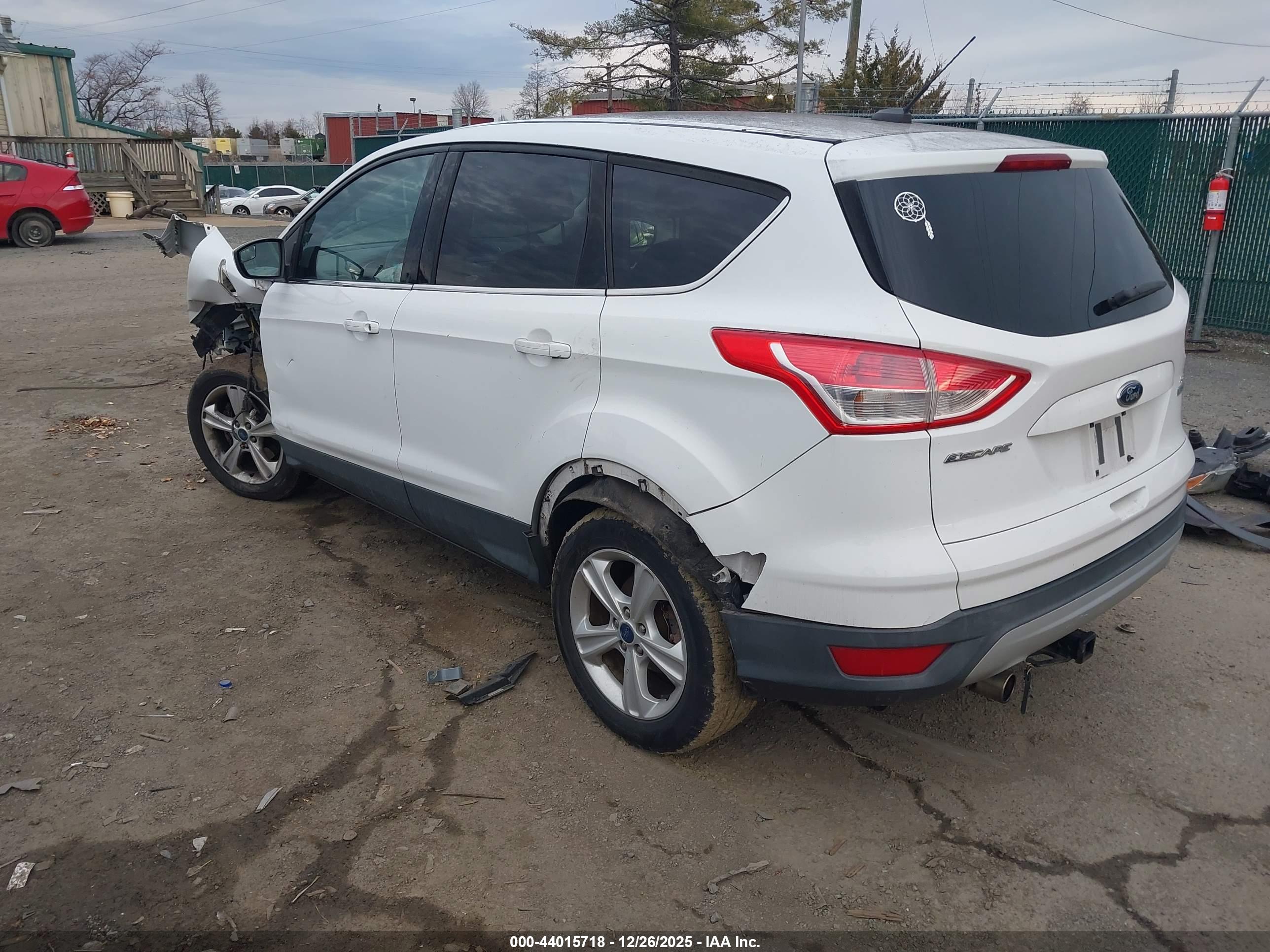 FORD ESCAPE image 3