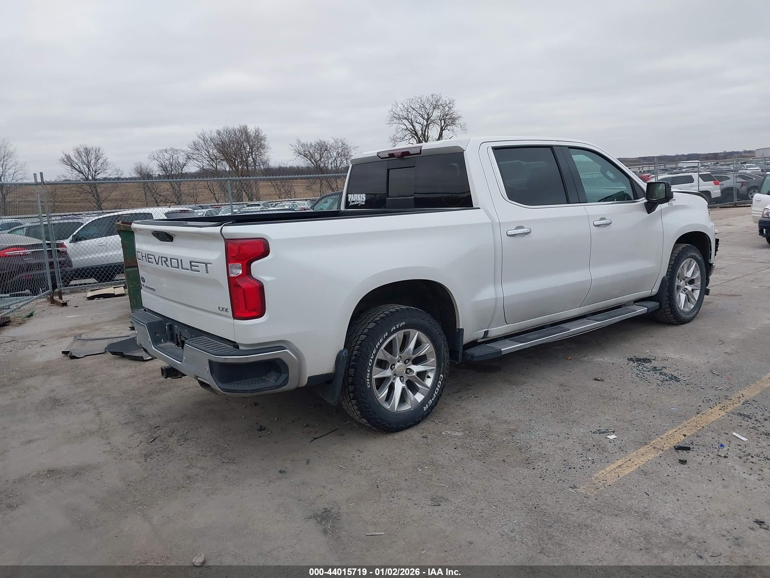 CHEVROLET SILVERADO image 4