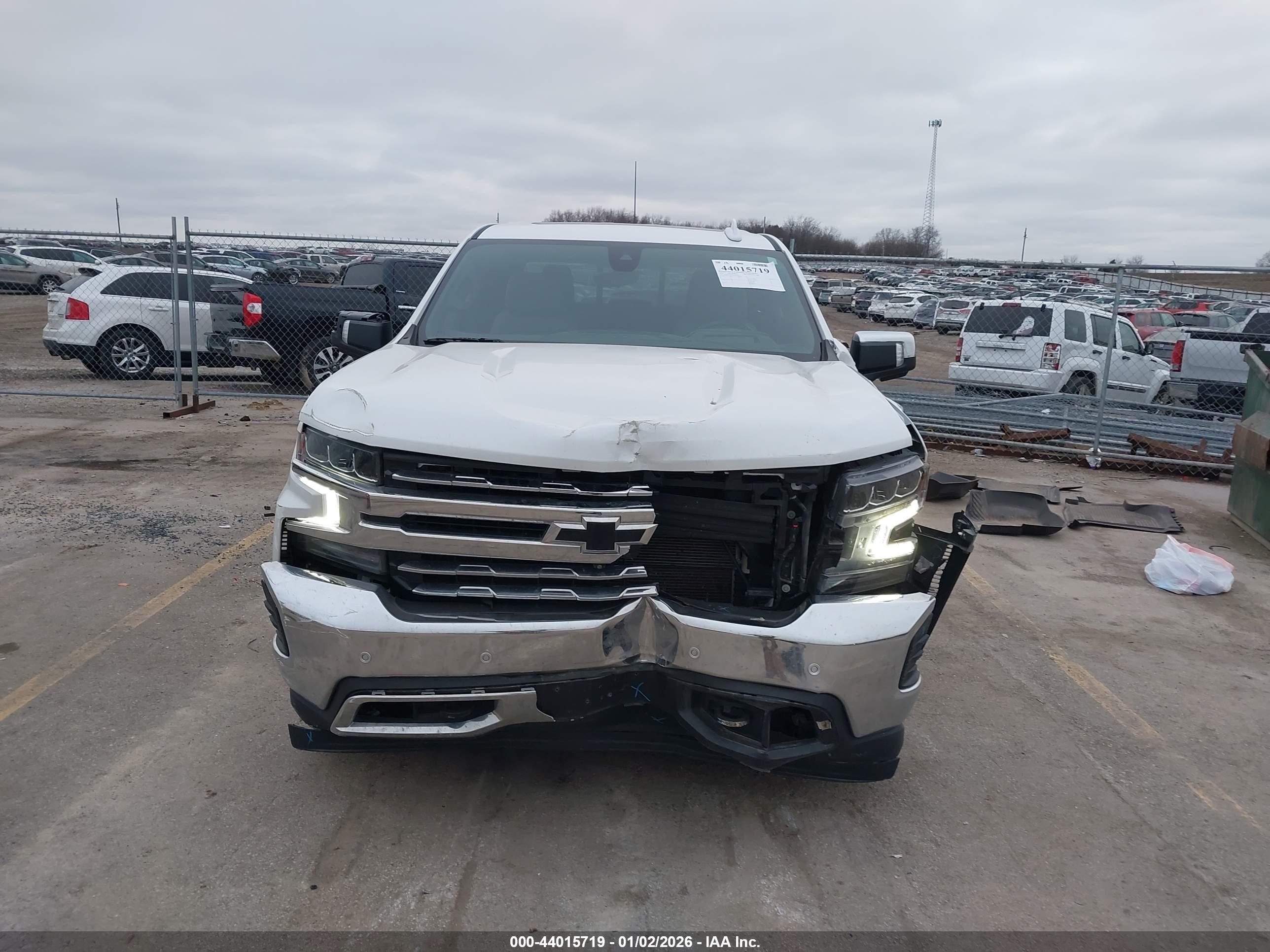 CHEVROLET SILVERADO image 6