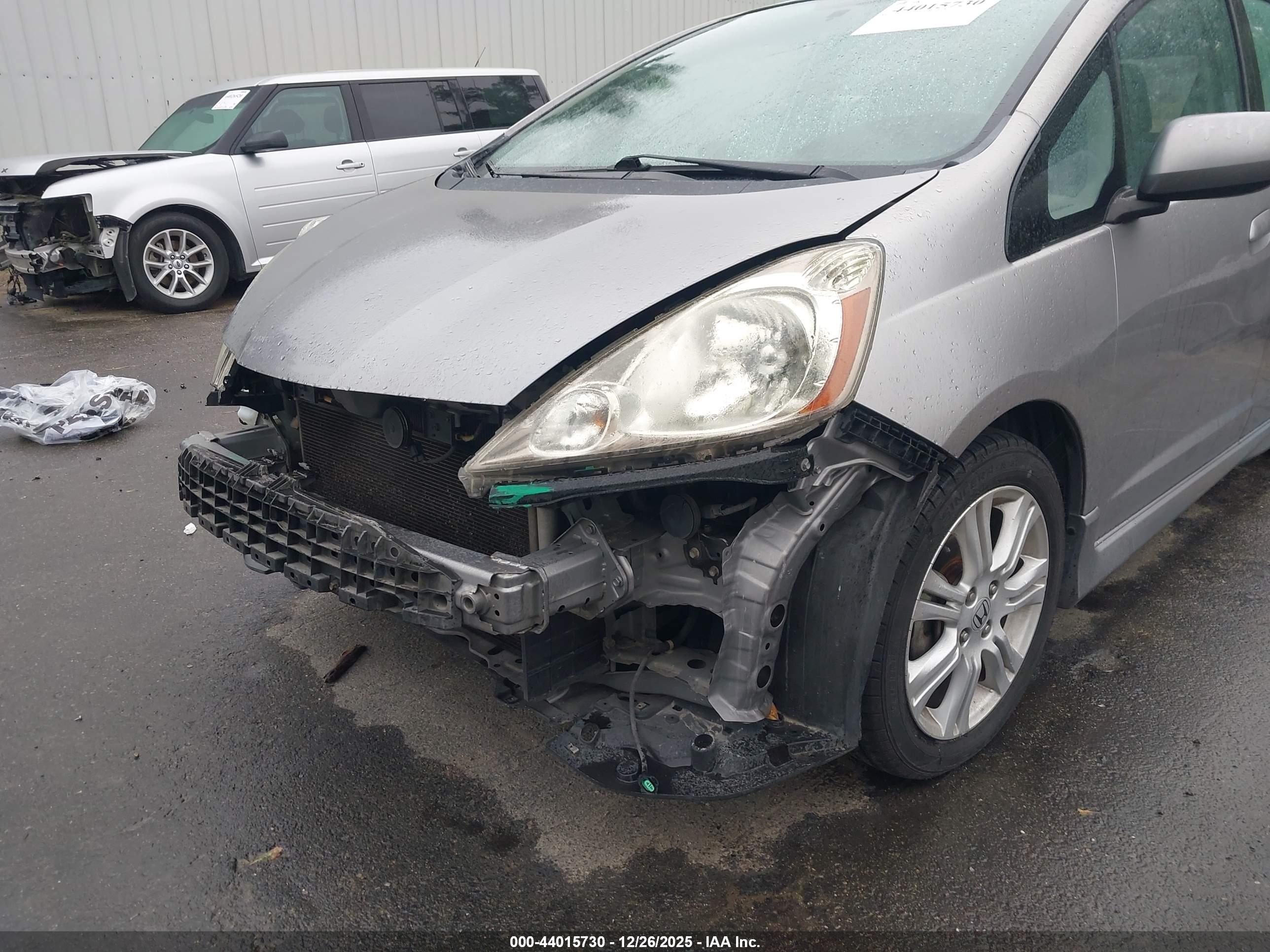 HONDA FIT image 6