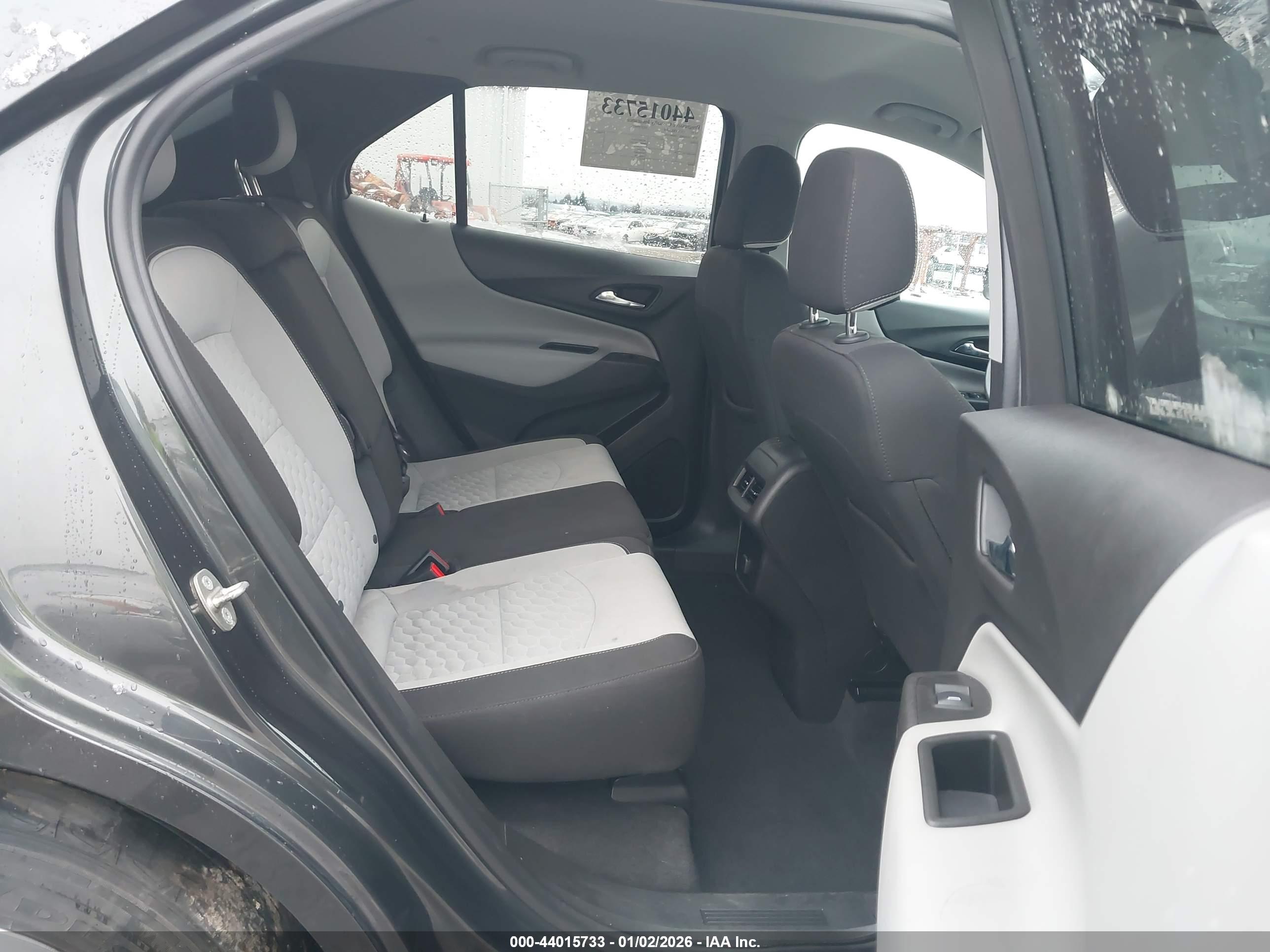 CHEVROLET EQUINOX image 8
