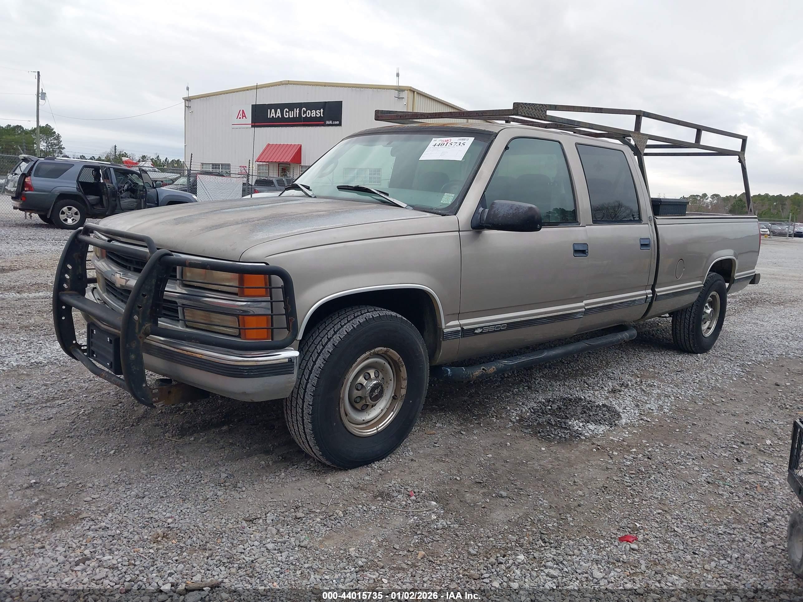 CHEVROLET C3500 image 2
