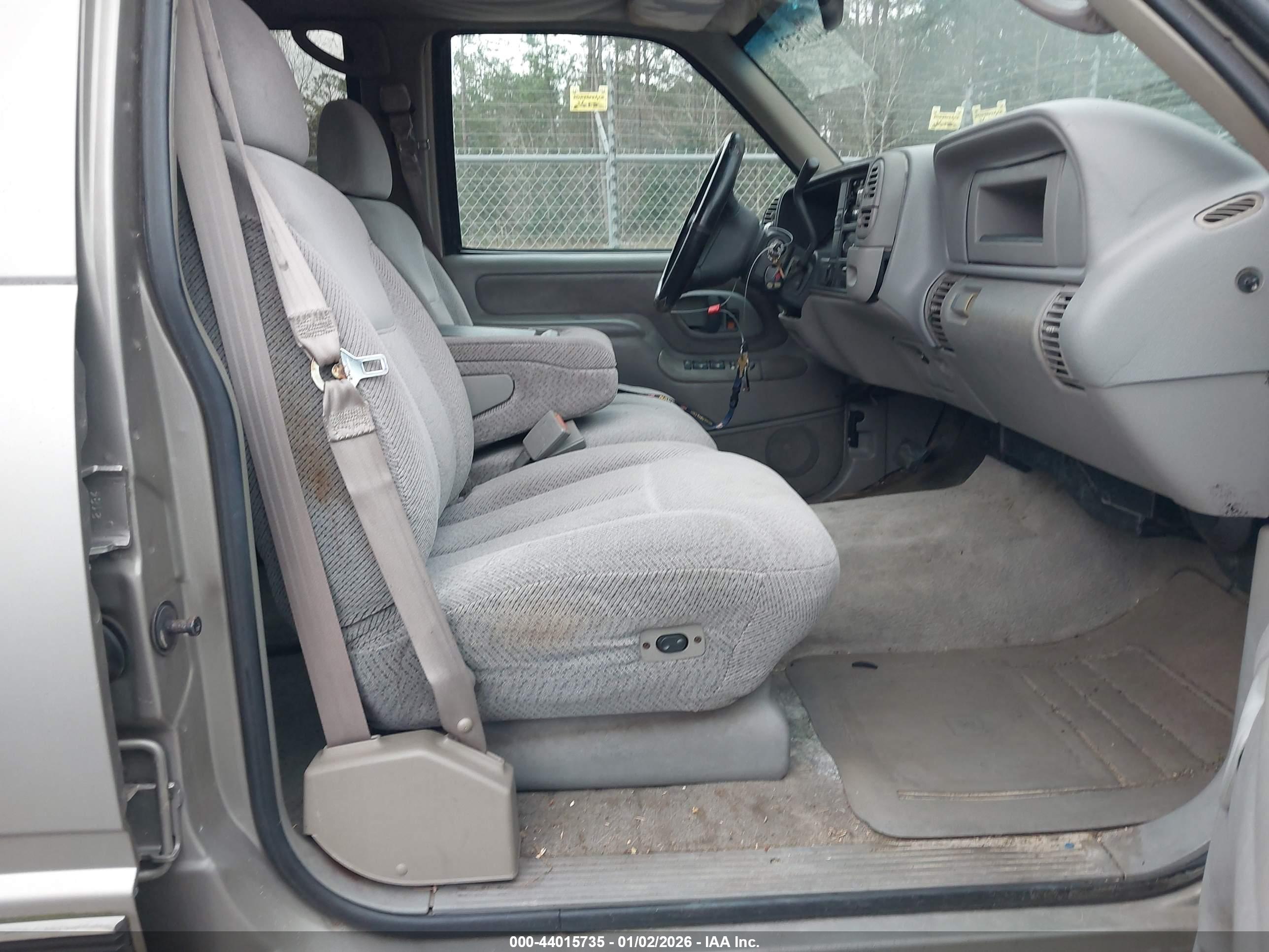 CHEVROLET C3500 image 5