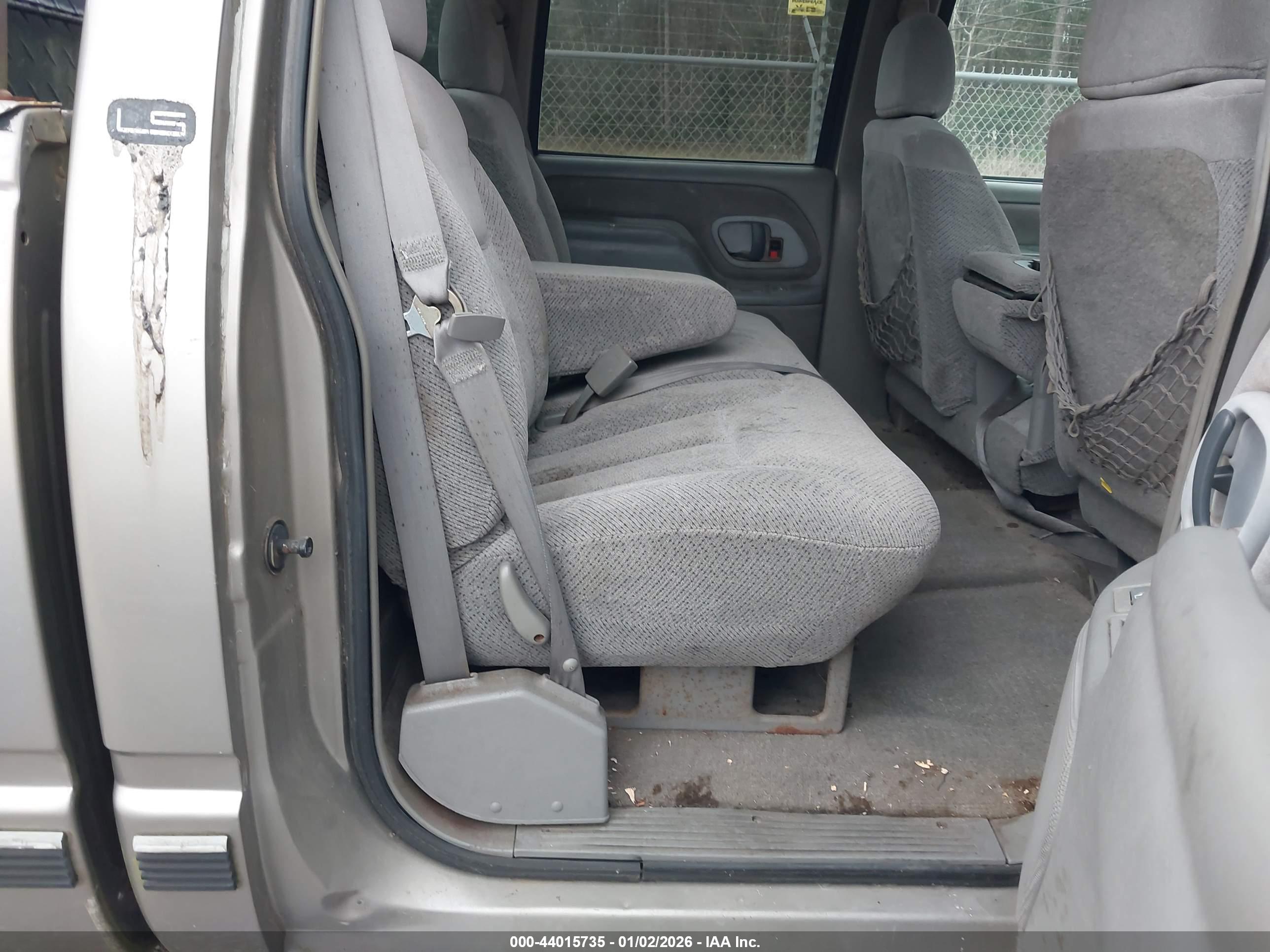 CHEVROLET C3500 image 8
