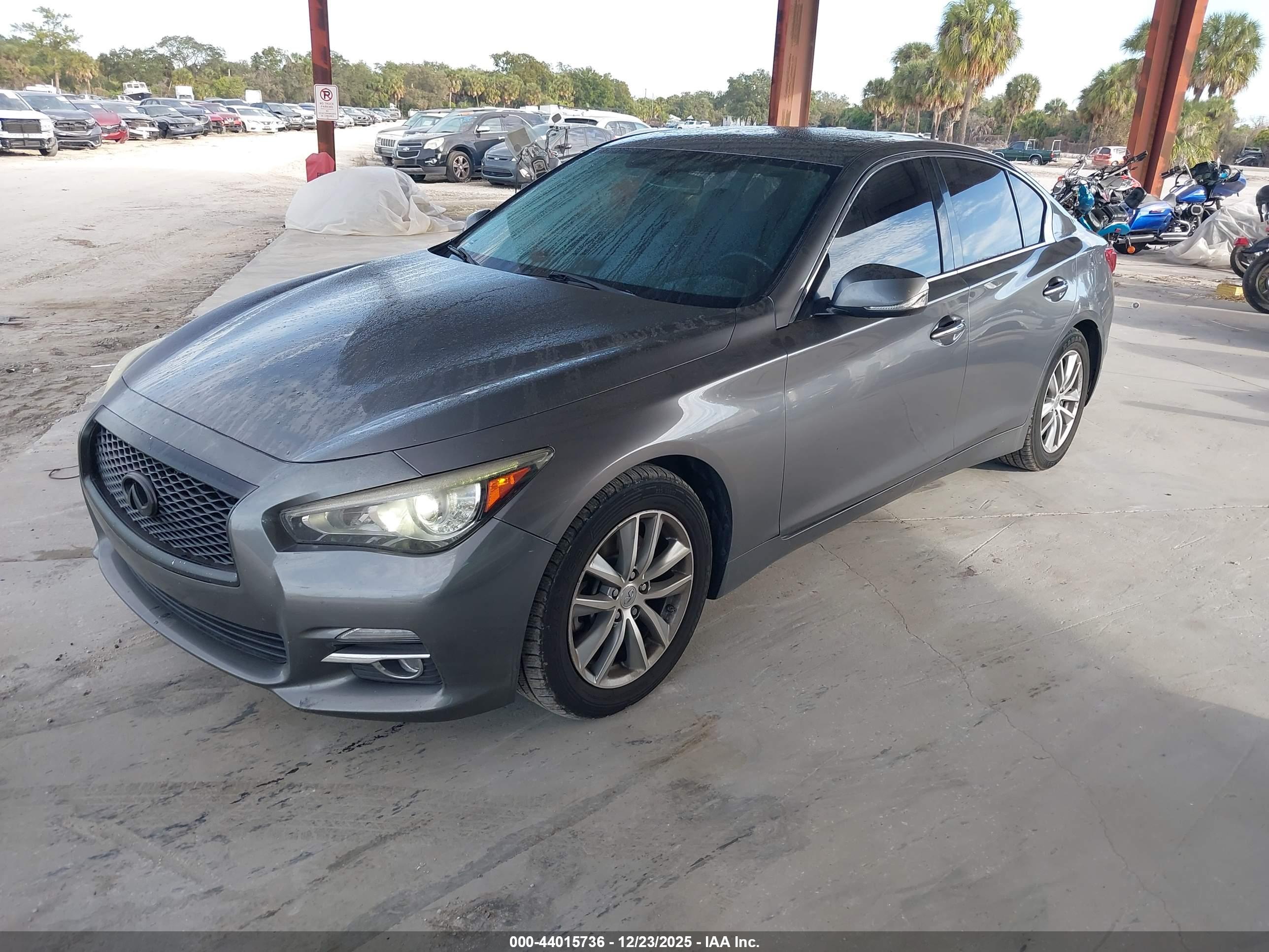 INFINITI Q50 image 2