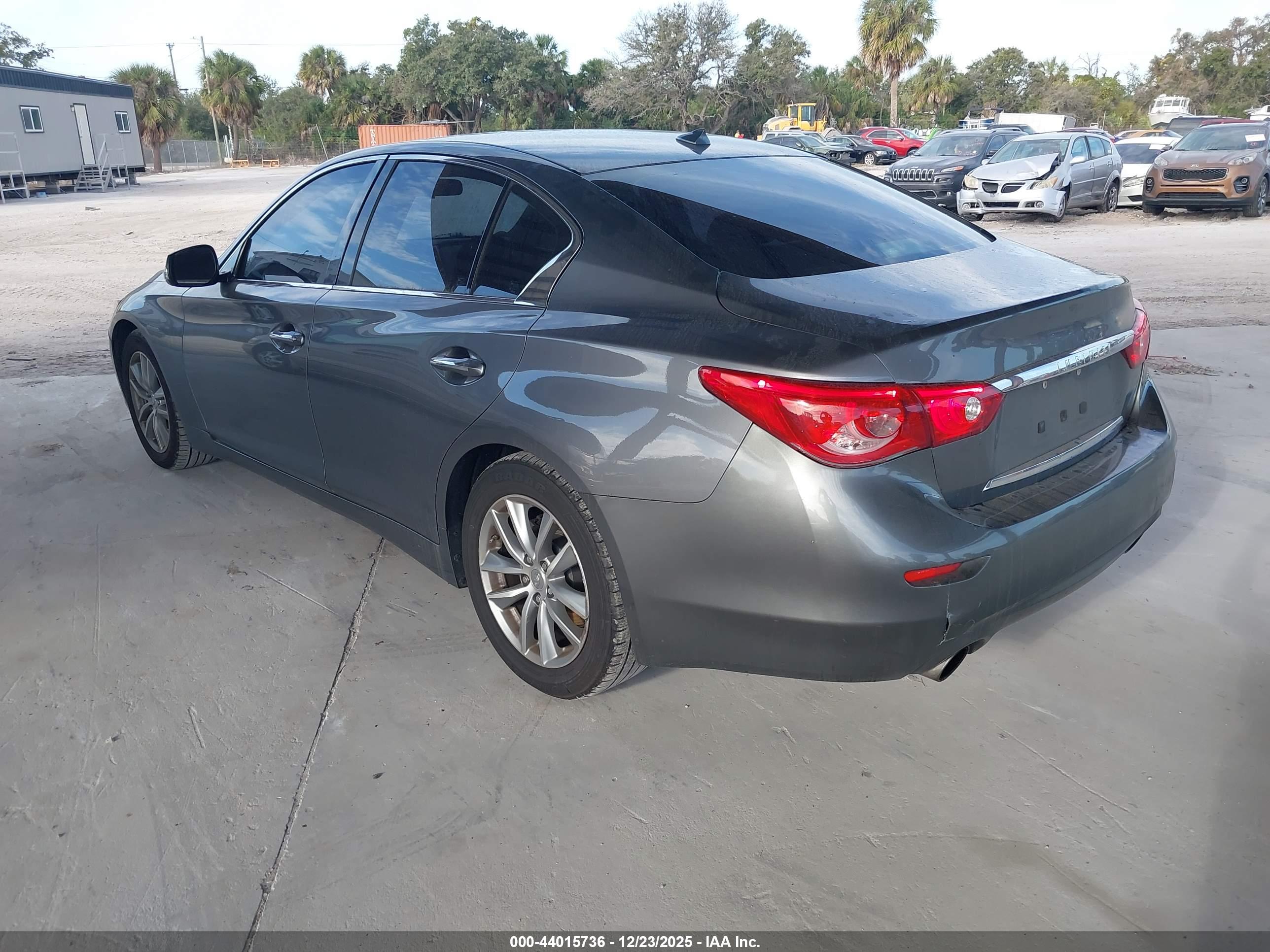INFINITI Q50 image 3