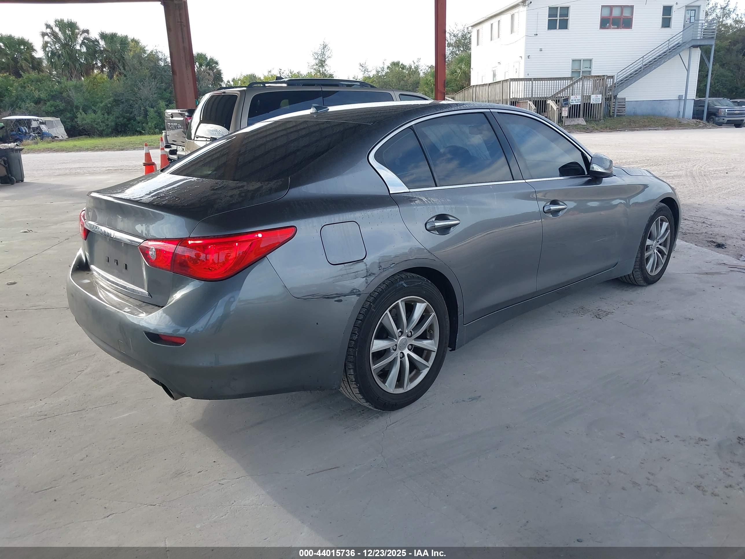 INFINITI Q50 image 4
