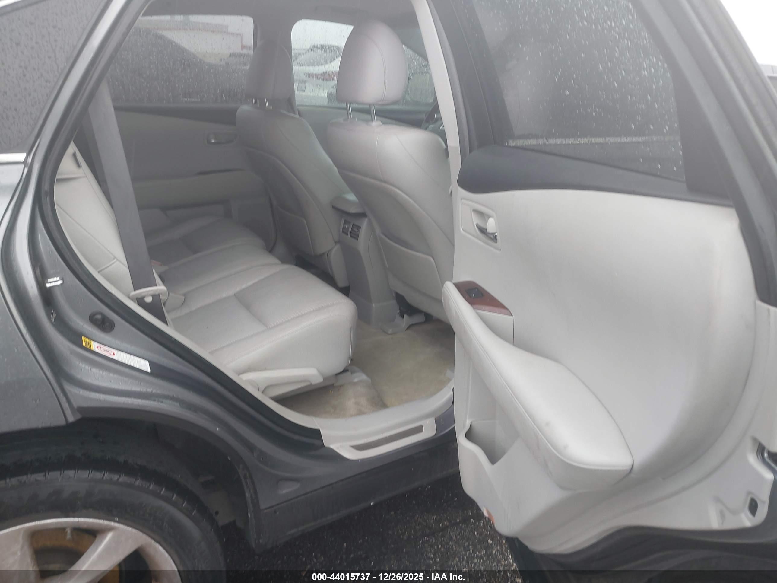 LEXUS RX image 8