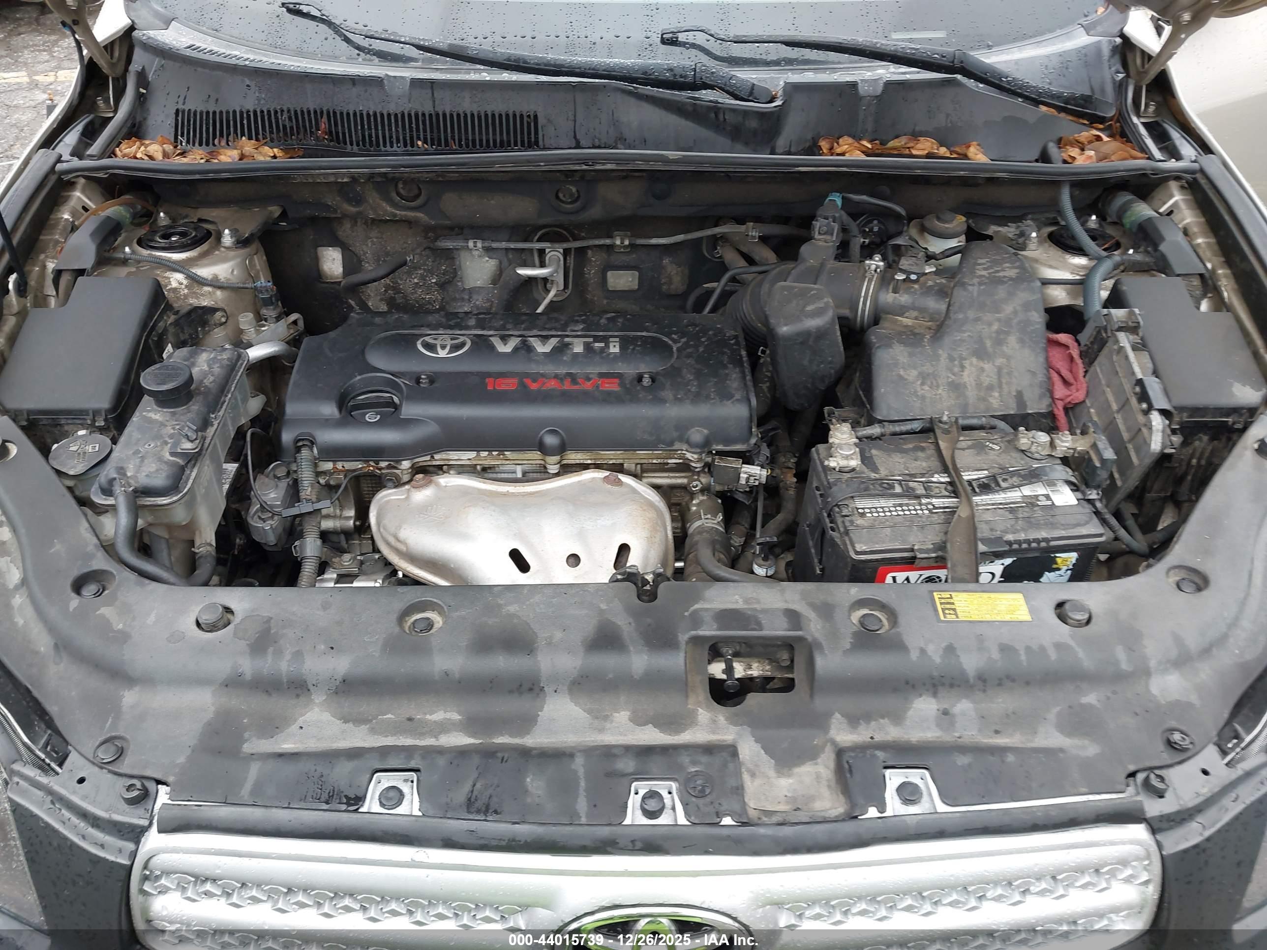 TOYOTA RAV4 image 10