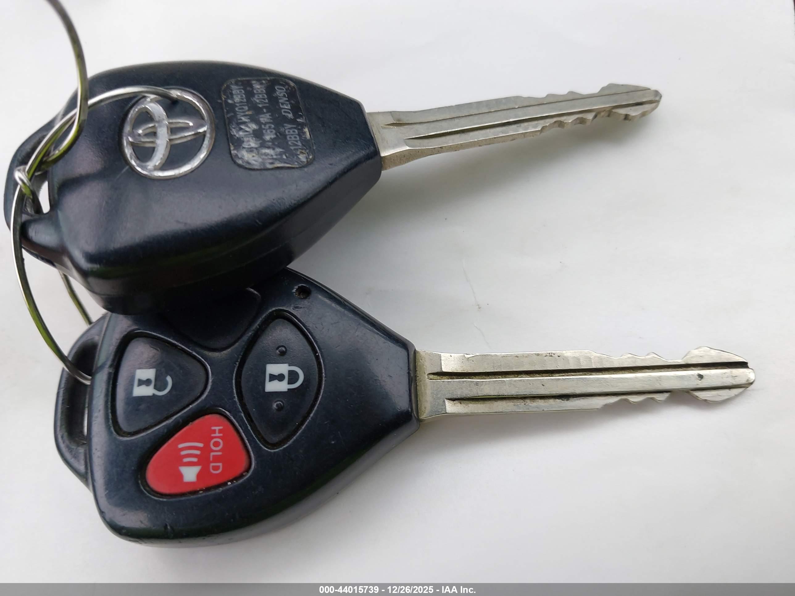 TOYOTA RAV4 image 11