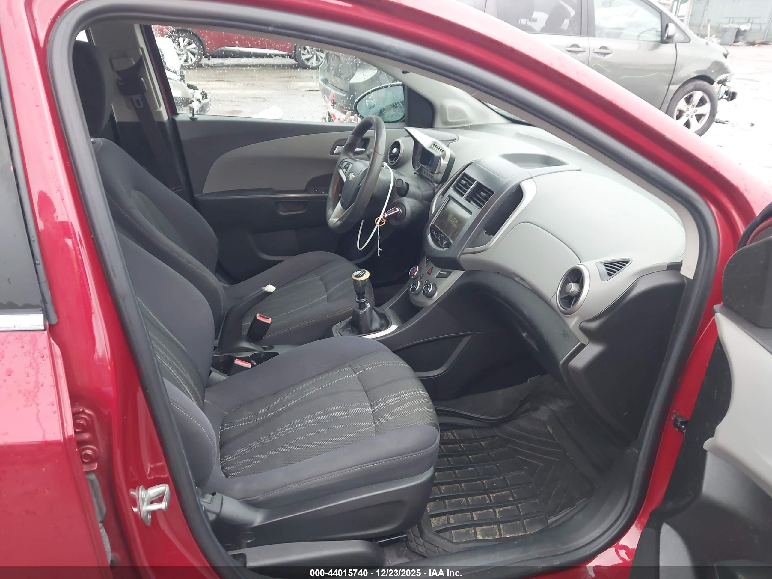 CHEVROLET SONIC image 5