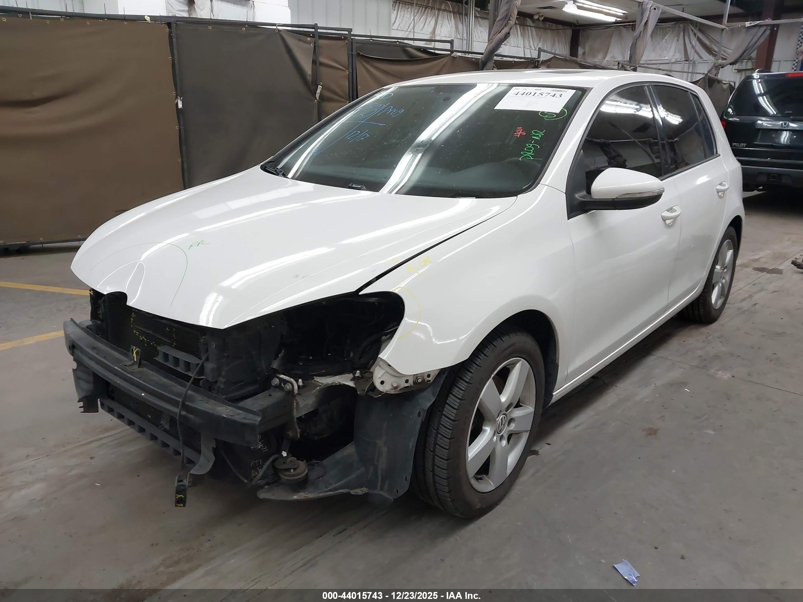 VOLKSWAGEN GOLF image 2