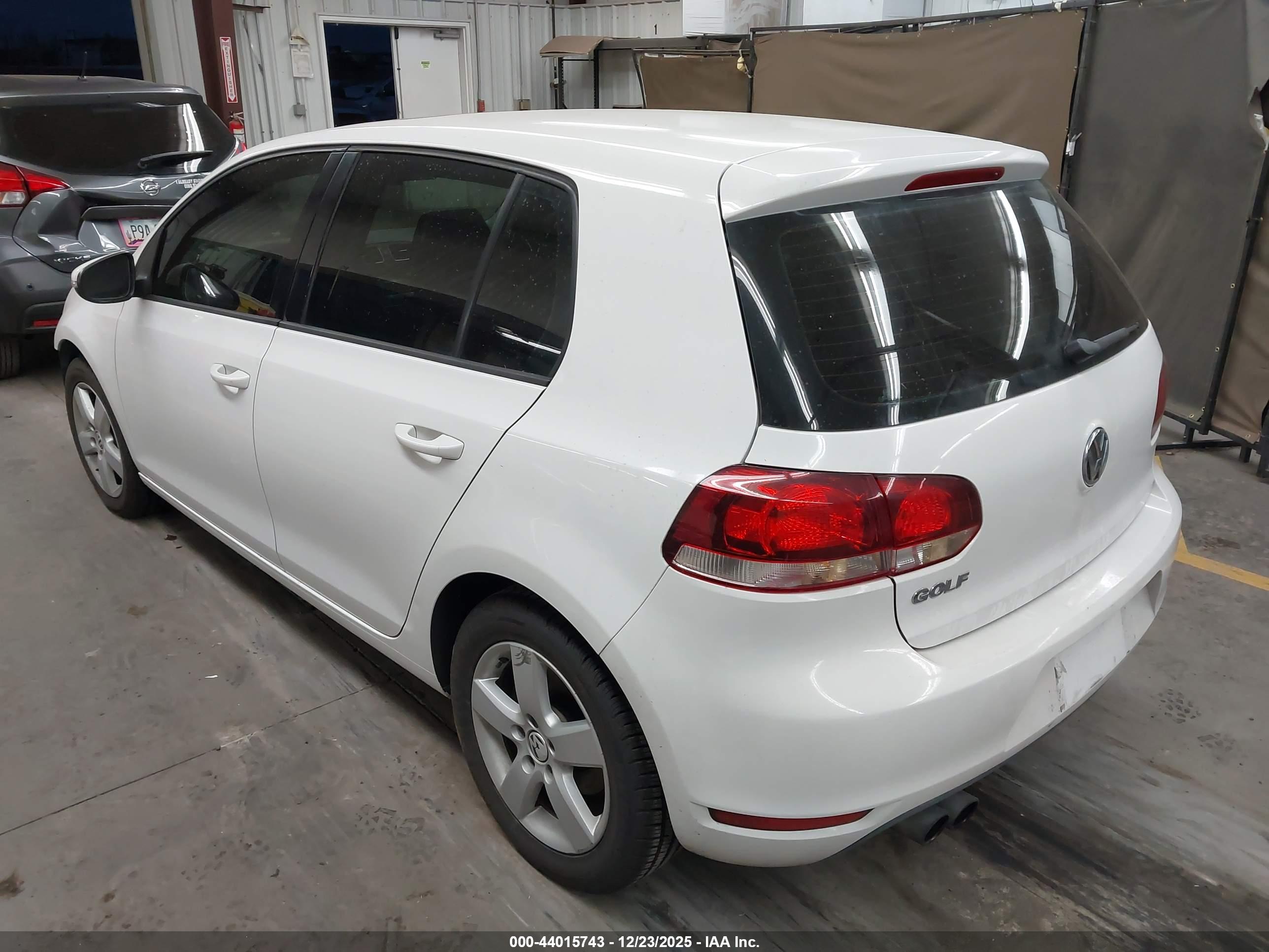 VOLKSWAGEN GOLF image 3