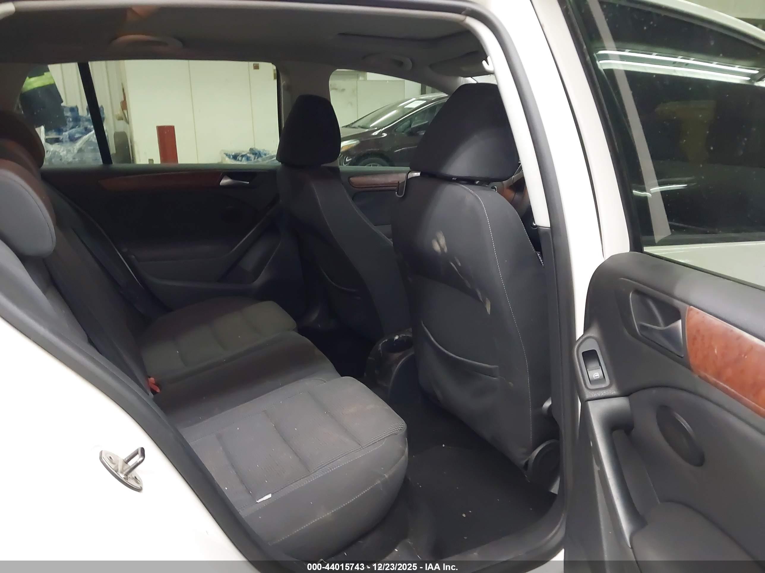 VOLKSWAGEN GOLF image 8