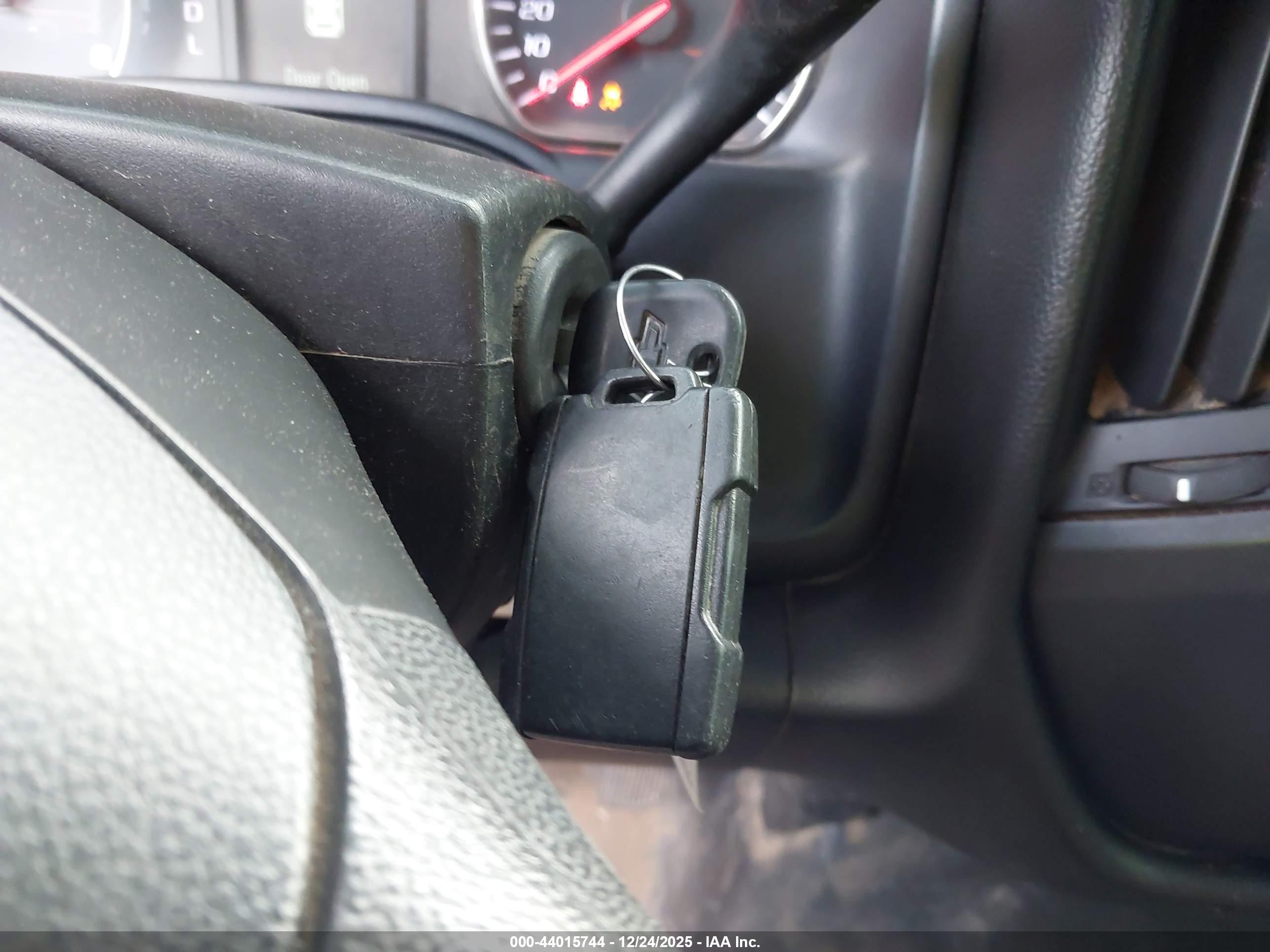 CHEVROLET SILVERADO image 11