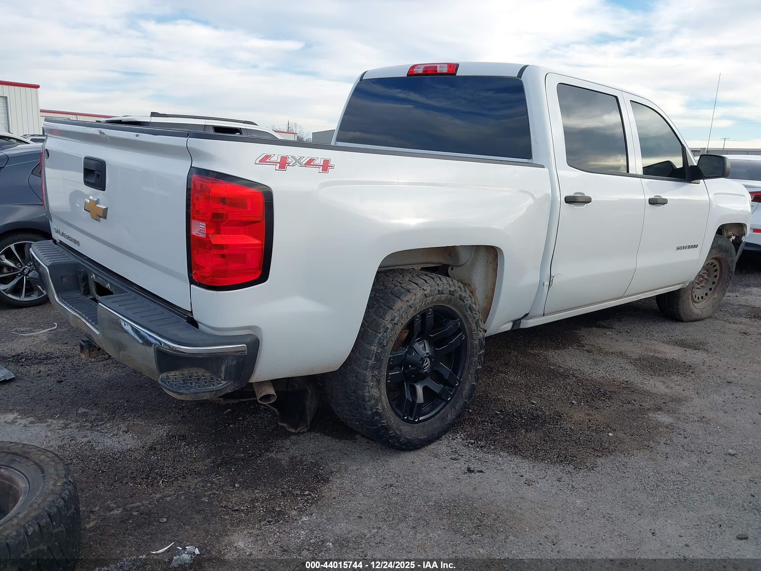 CHEVROLET SILVERADO image 4