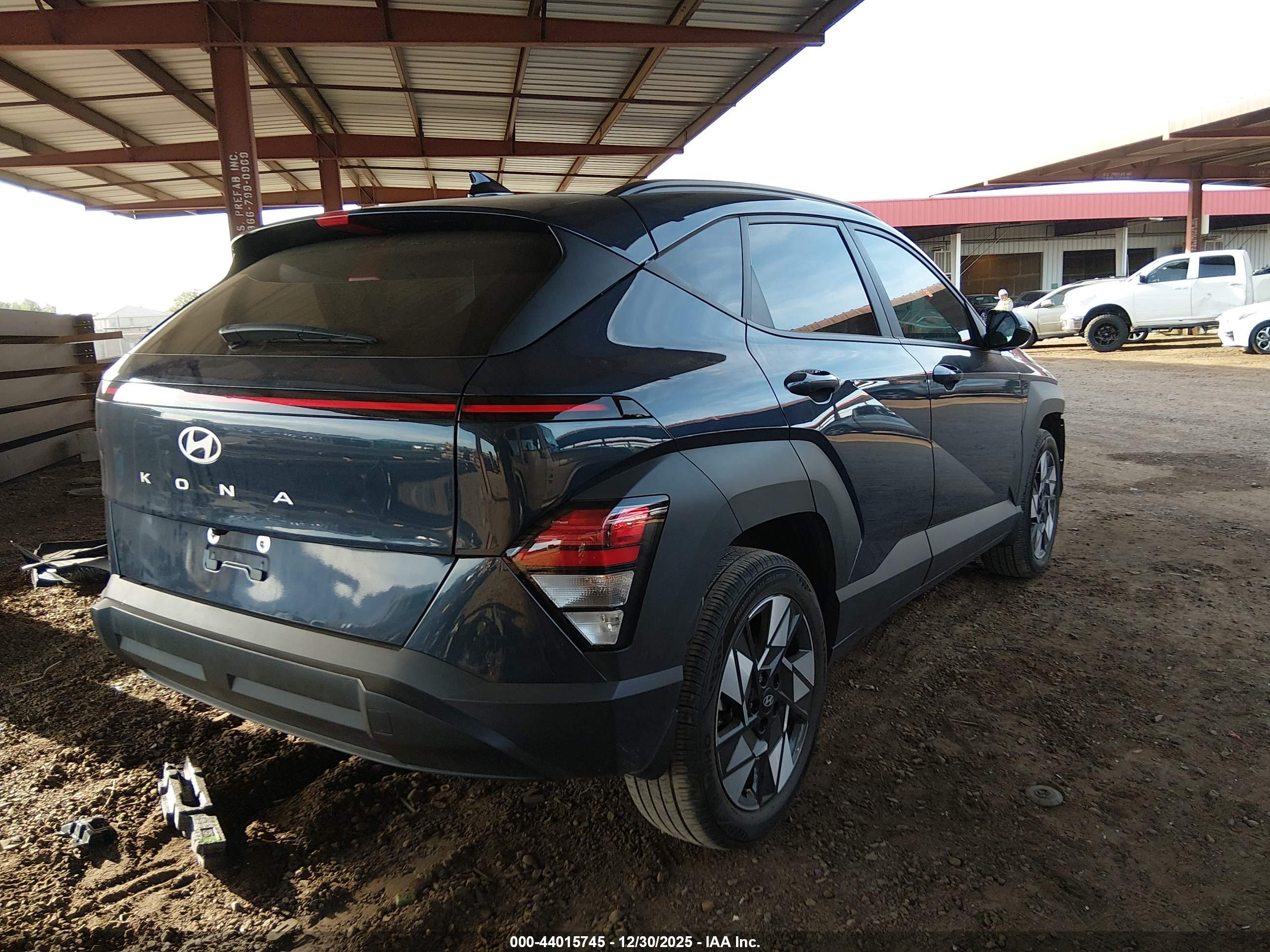 HYUNDAI KONA image 4