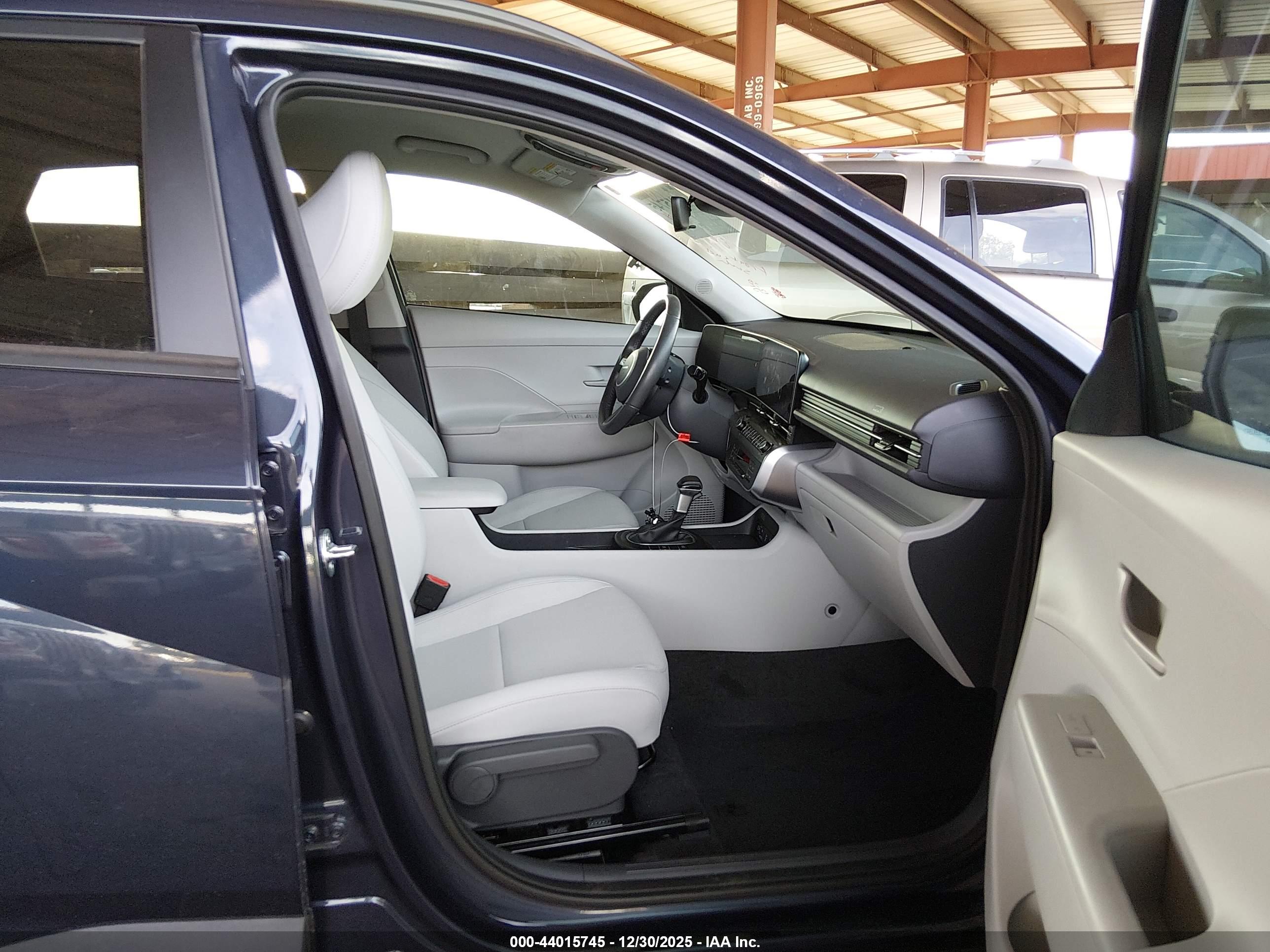 HYUNDAI KONA image 5