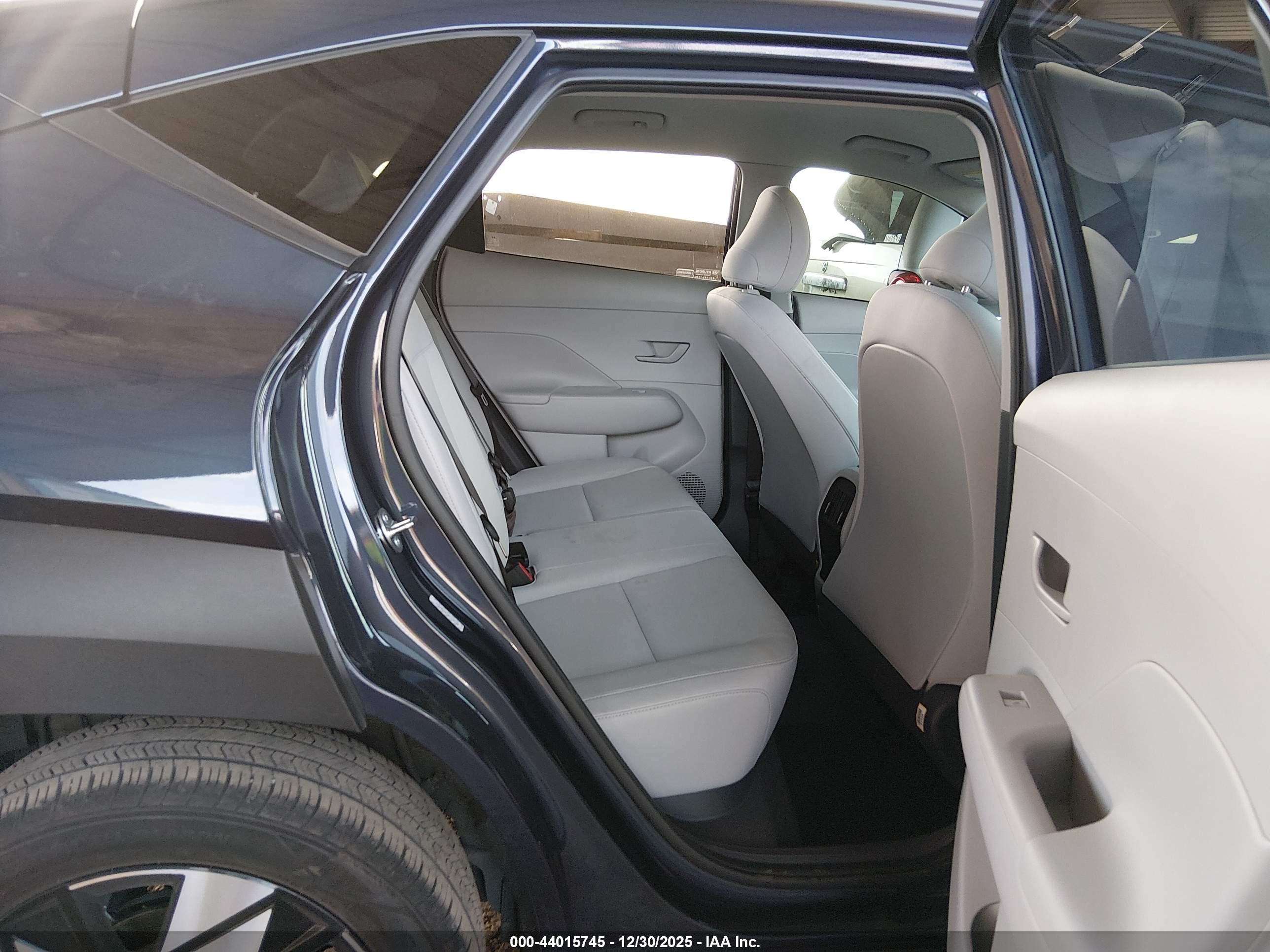 HYUNDAI KONA image 8