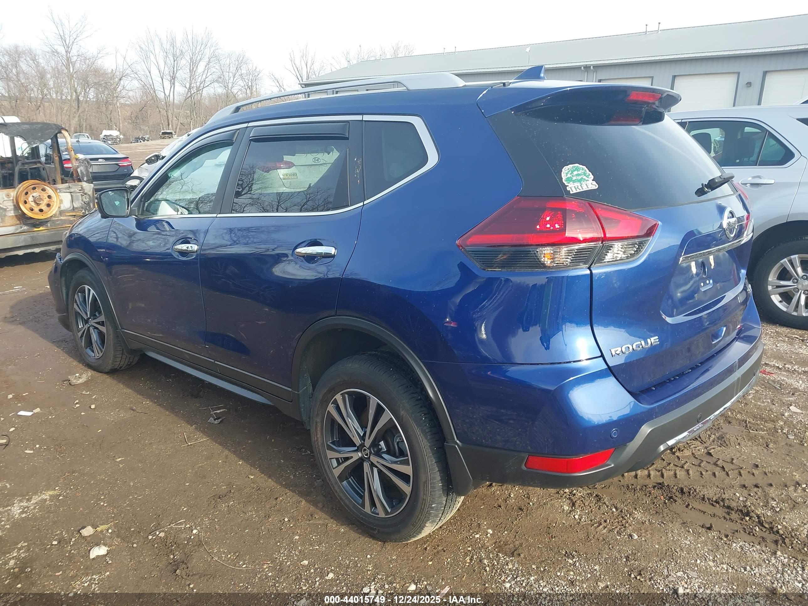 NISSAN ROGUE image 3