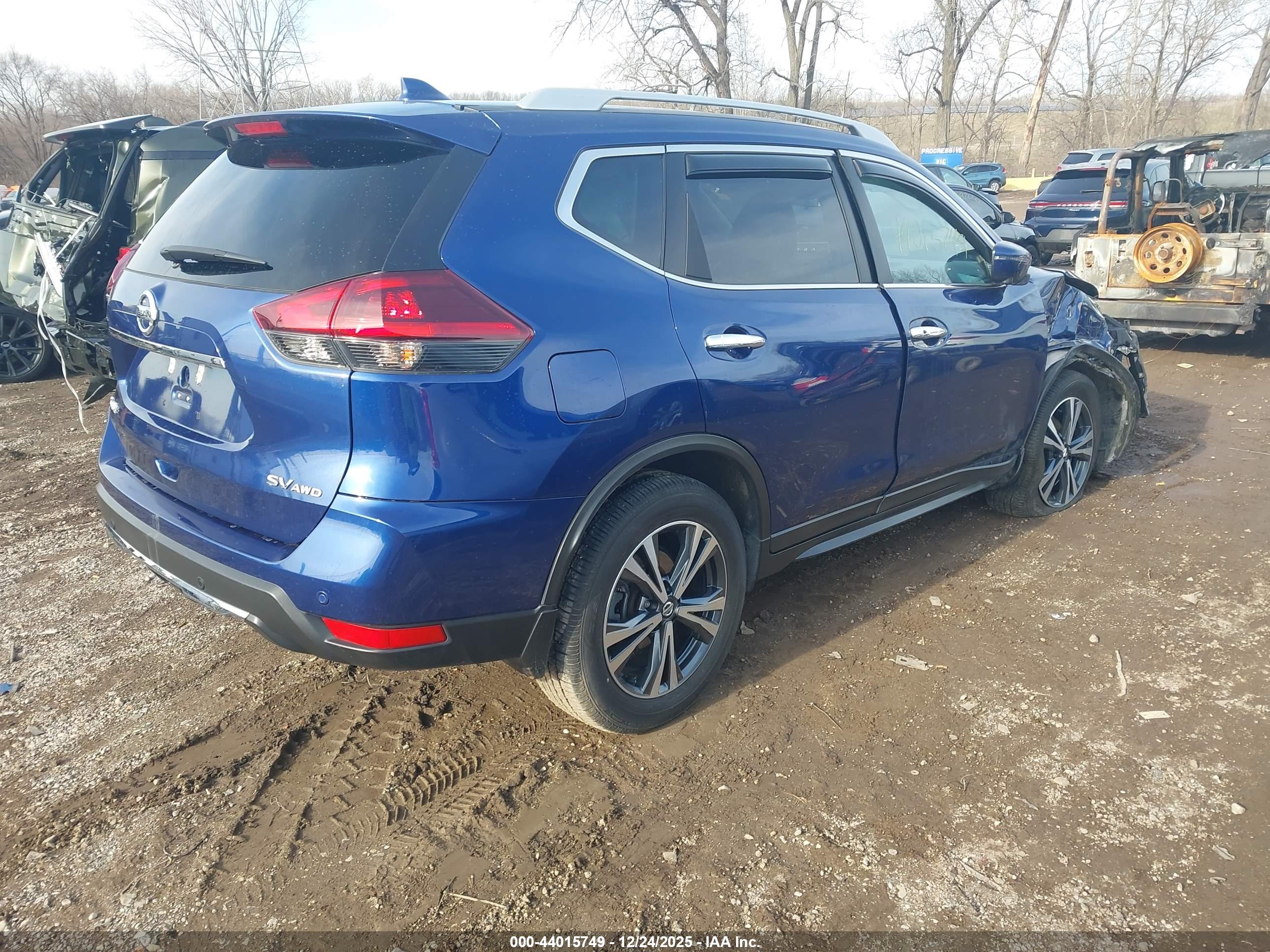NISSAN ROGUE image 4