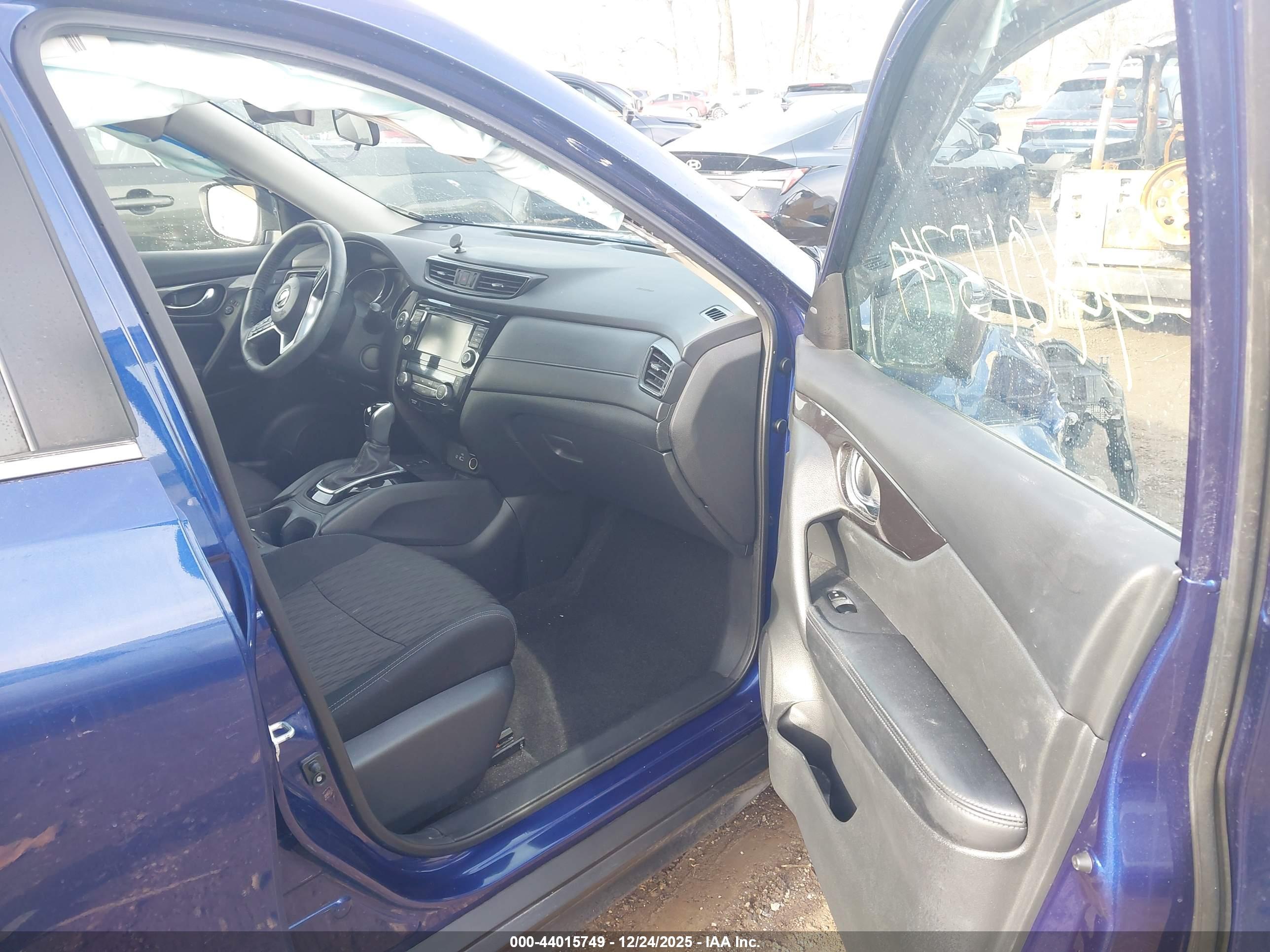 NISSAN ROGUE image 5