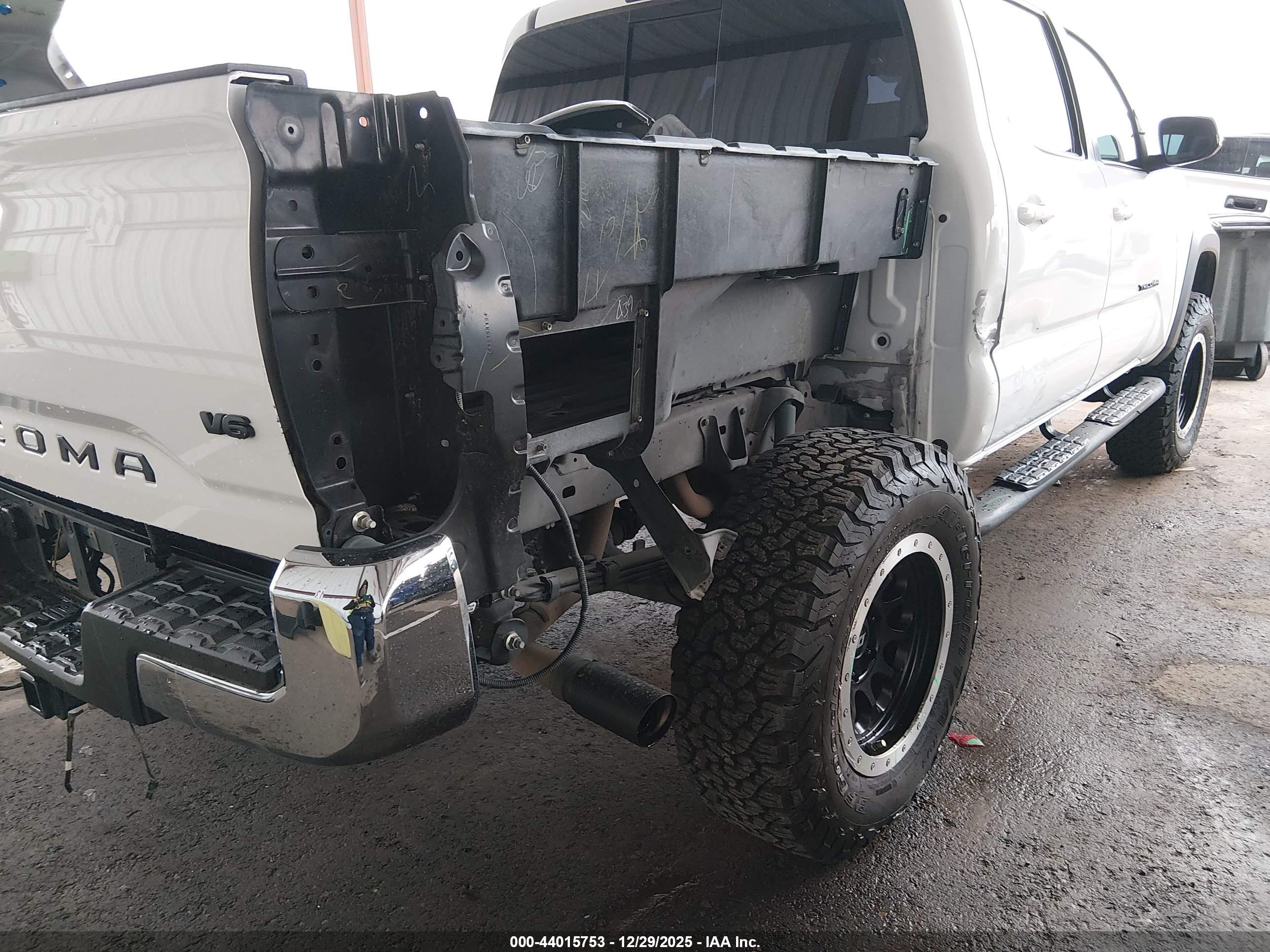 TOYOTA TACOMA image 6