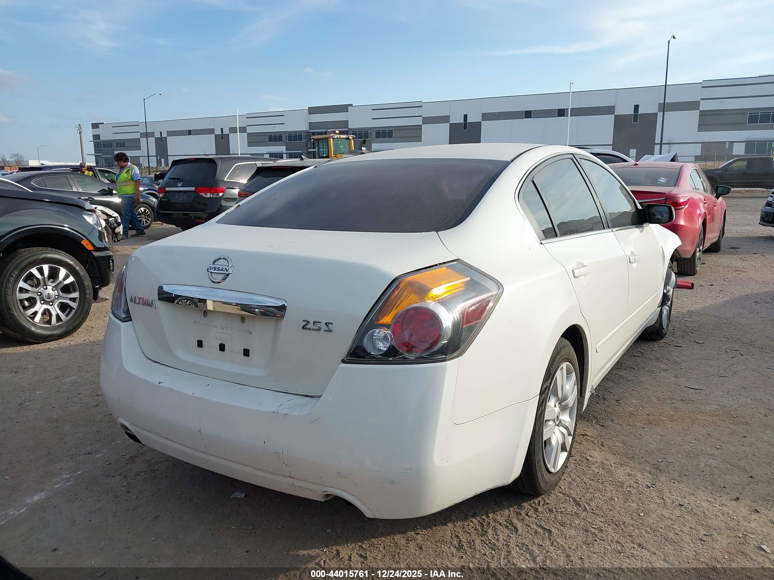 NISSAN ALTIMA image 4