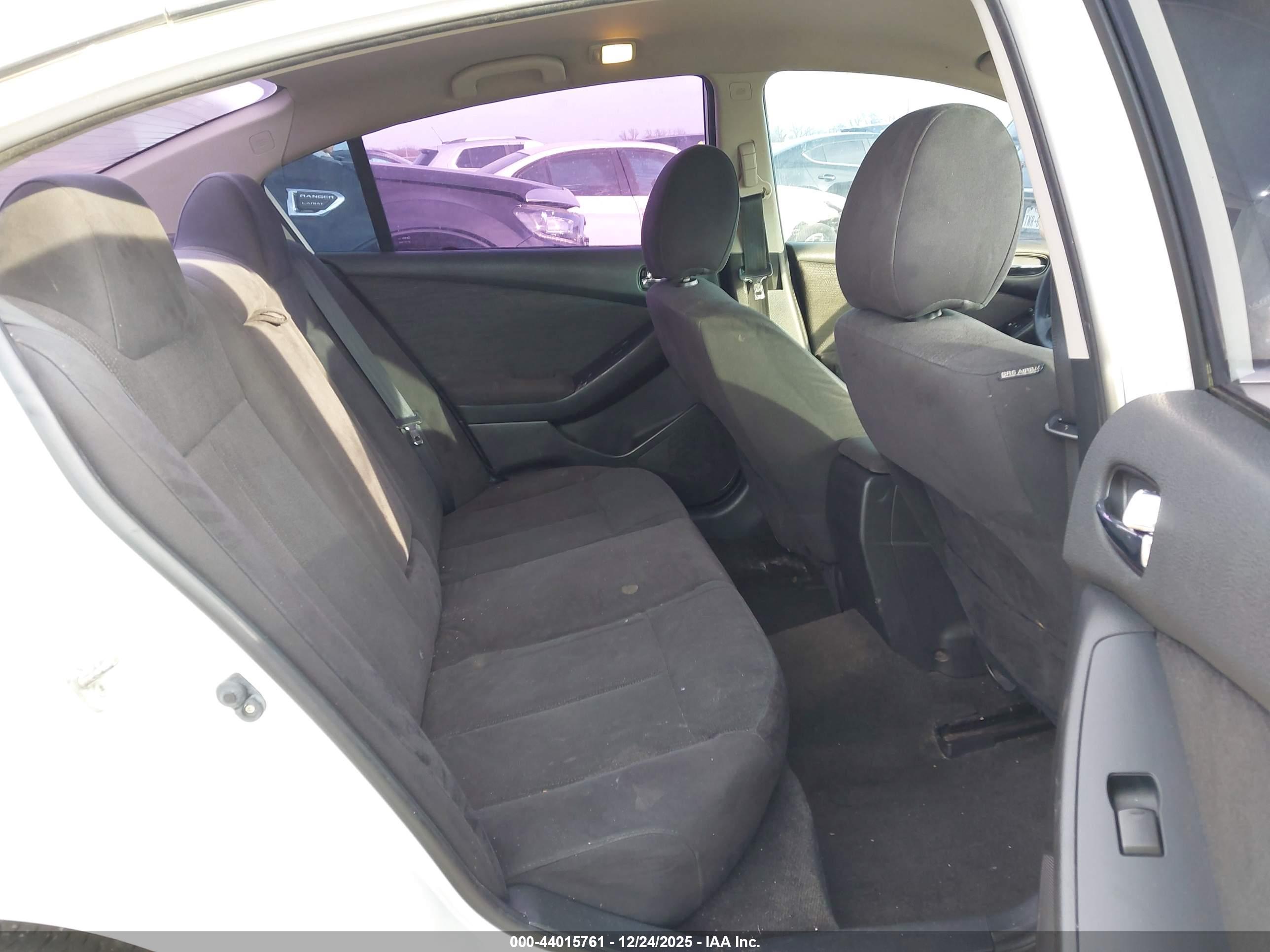 NISSAN ALTIMA image 8