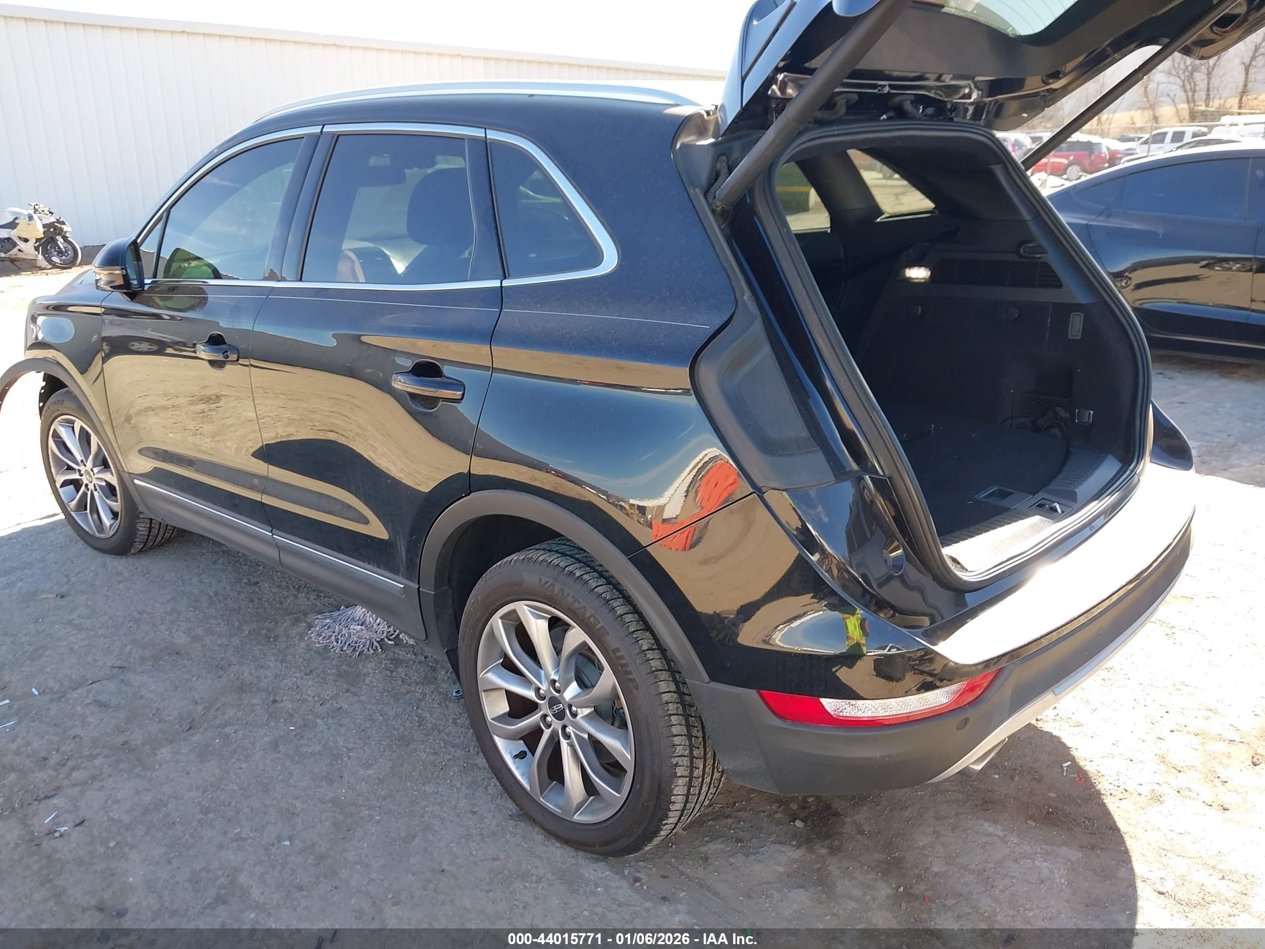 LINCOLN MKC image 3