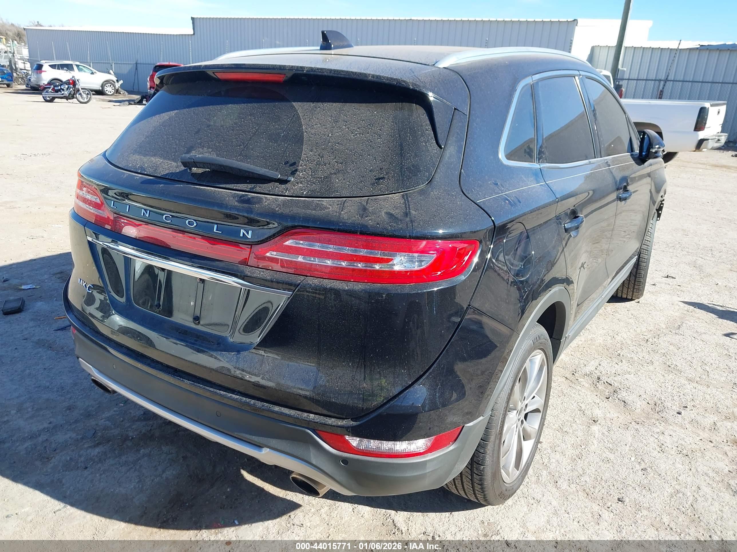 LINCOLN MKC image 4