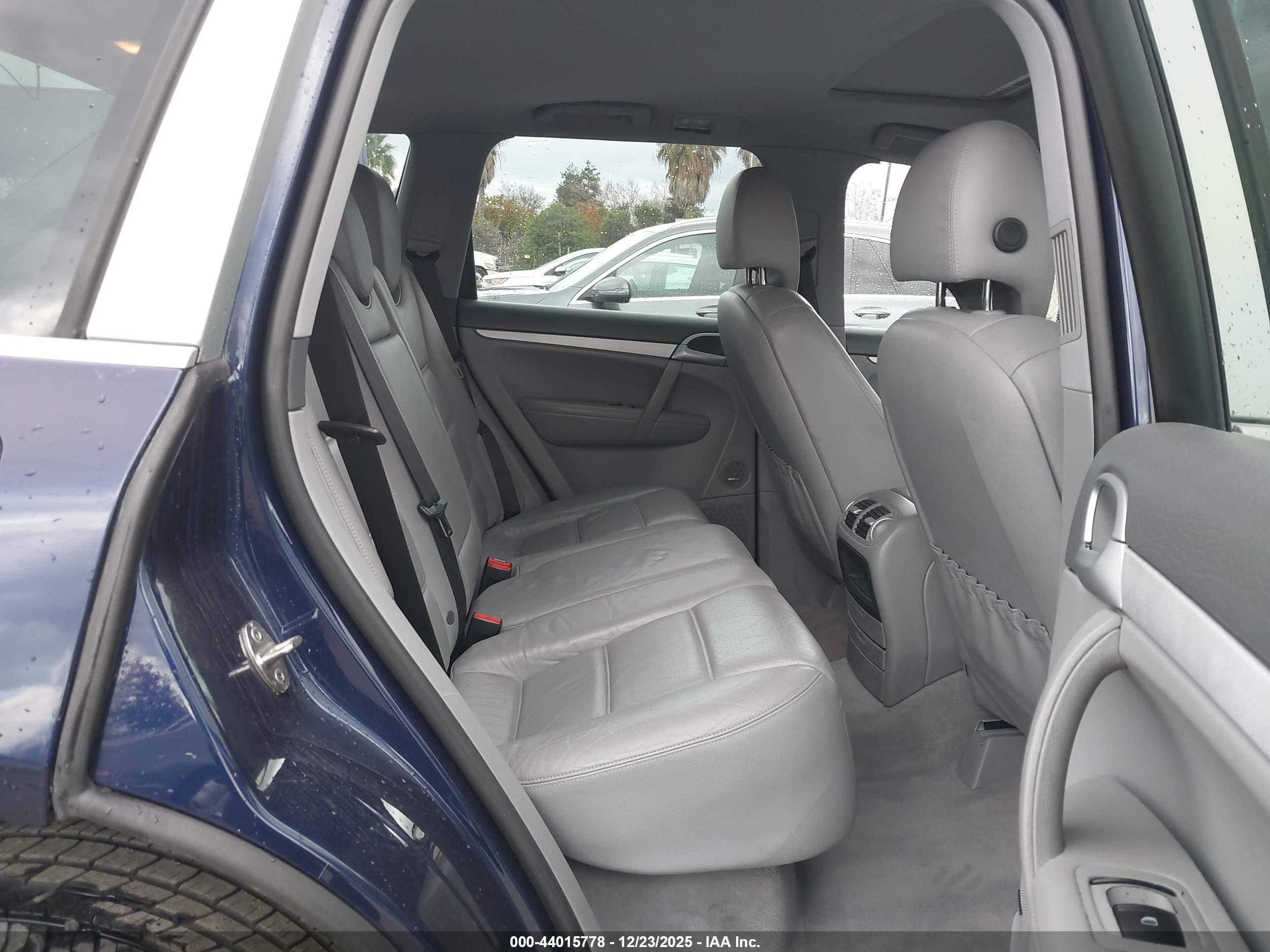 PORSCHE CAYENNE image 8