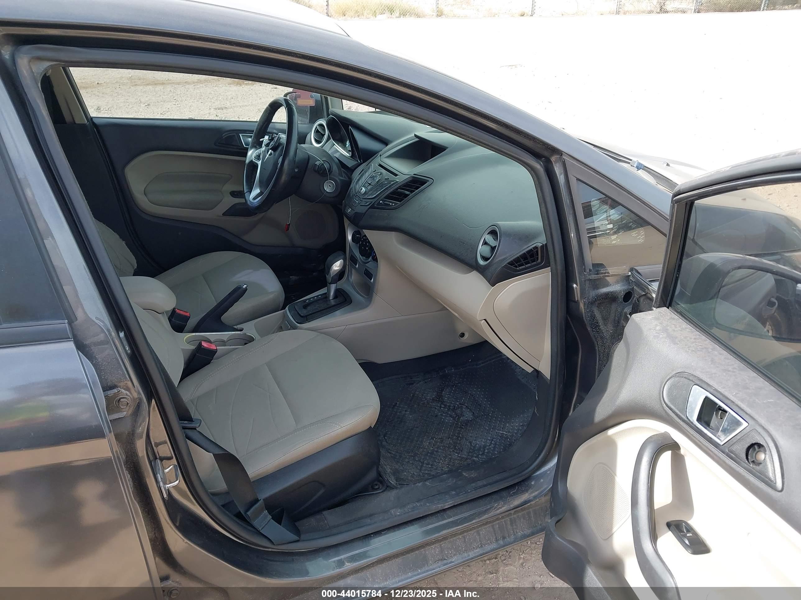 FORD FIESTA image 5