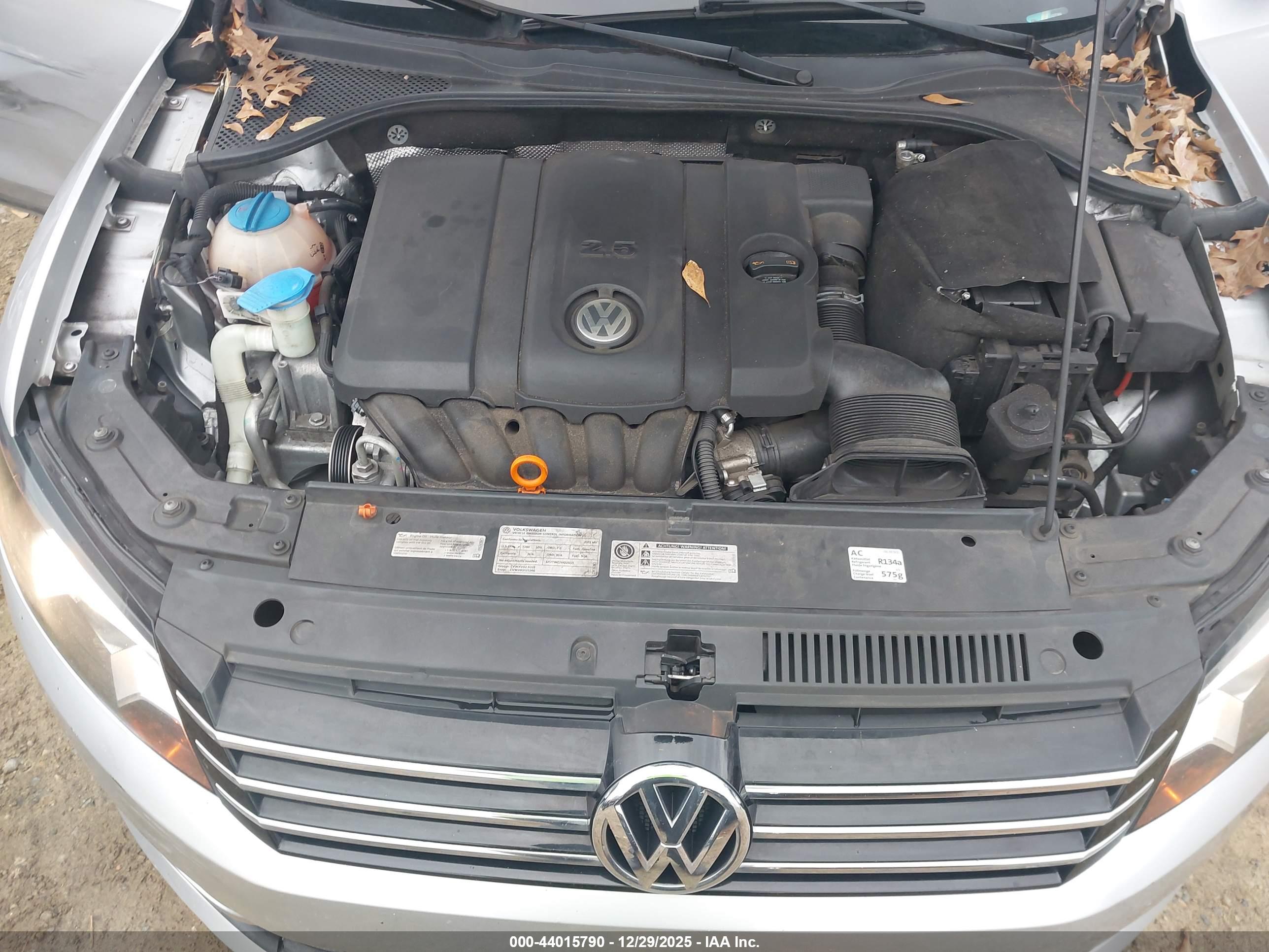VOLKSWAGEN PASSAT image 10
