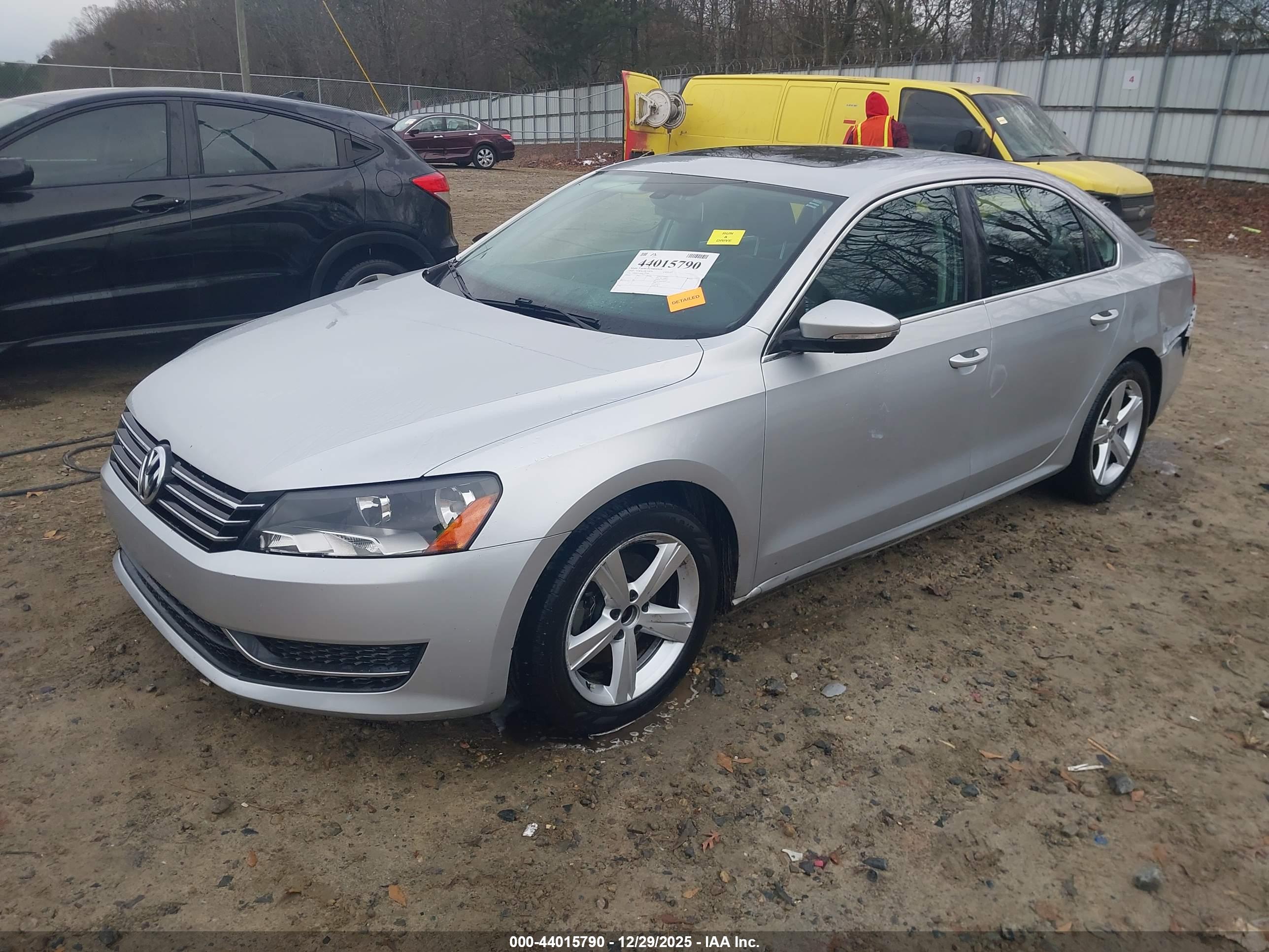 VOLKSWAGEN PASSAT image 2