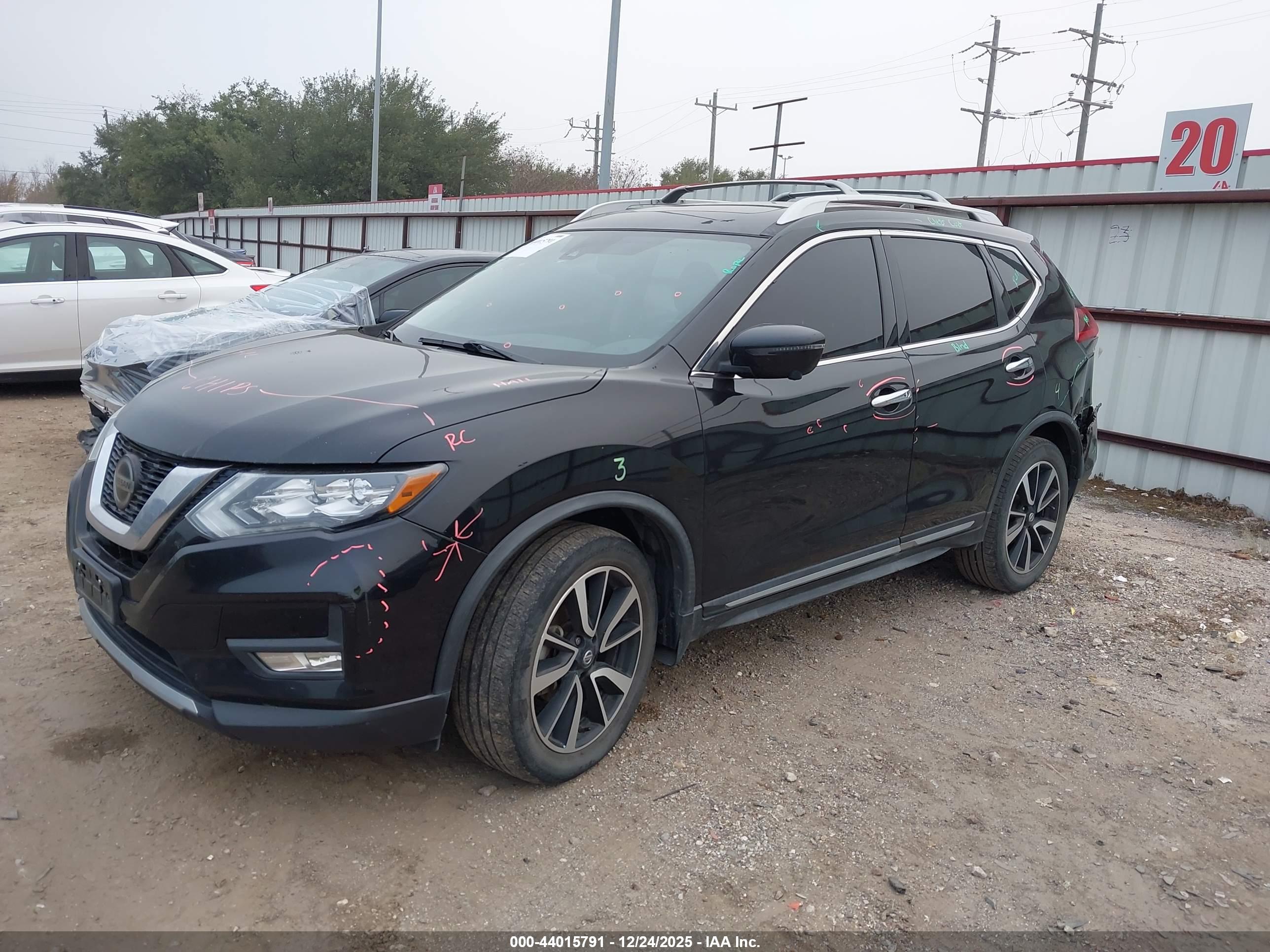 NISSAN ROGUE image 2