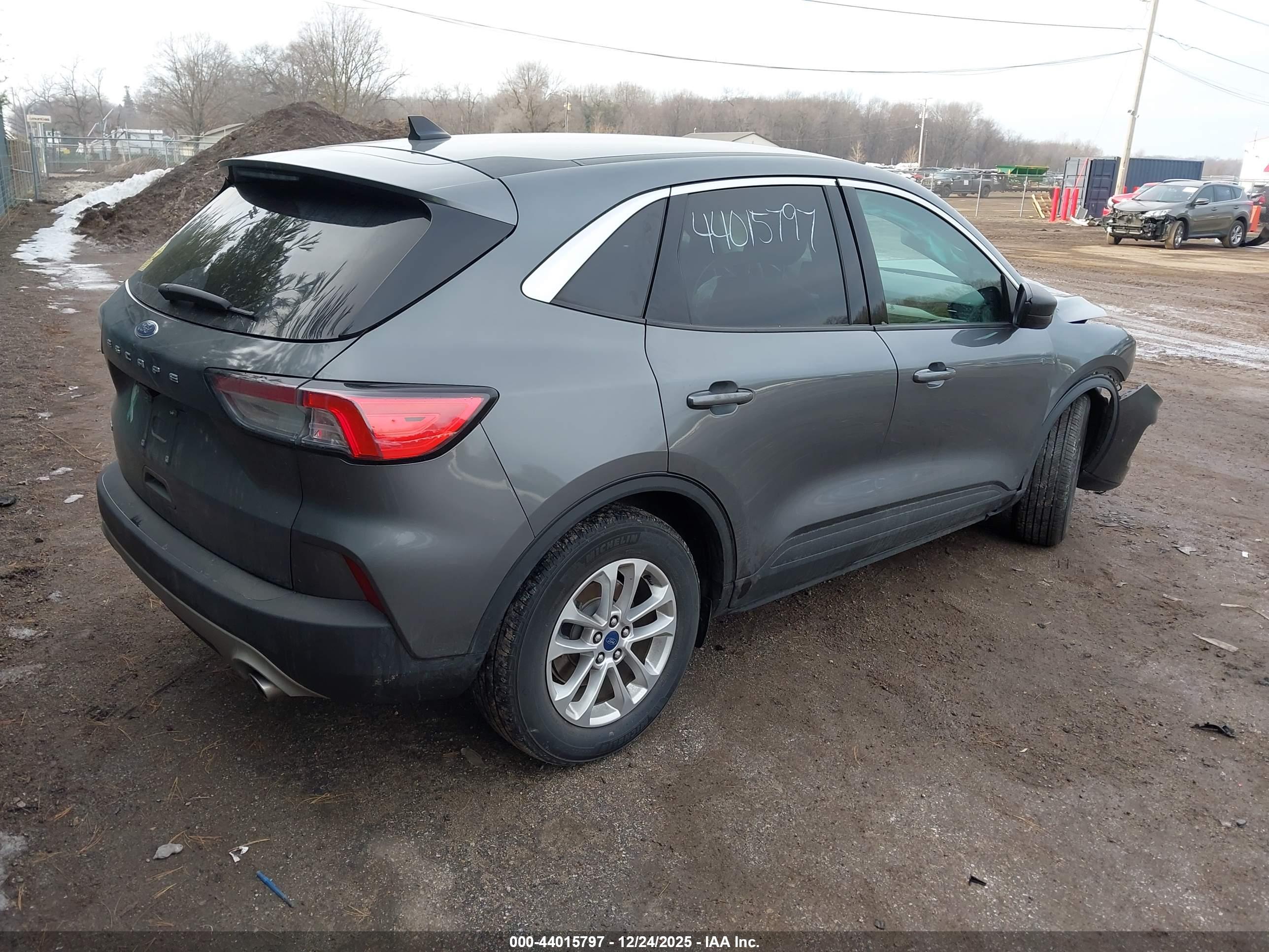 FORD ESCAPE image 4