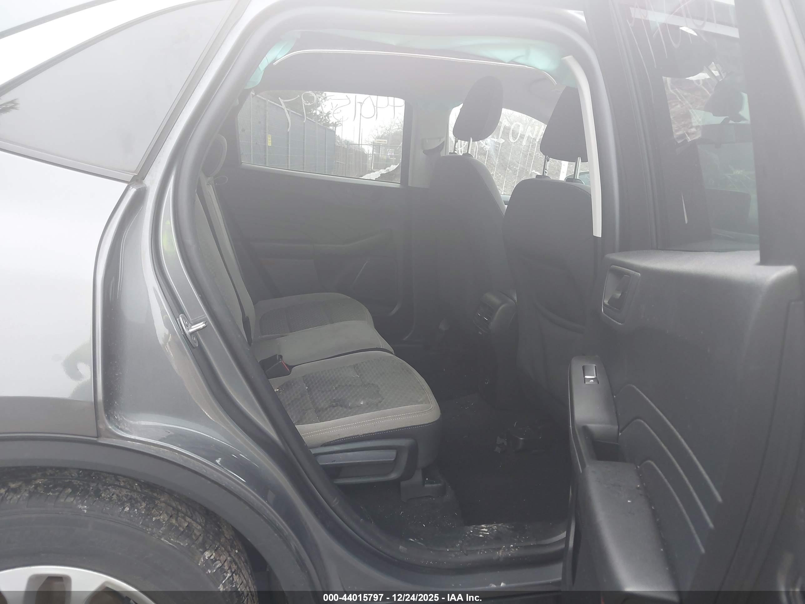 FORD ESCAPE image 8